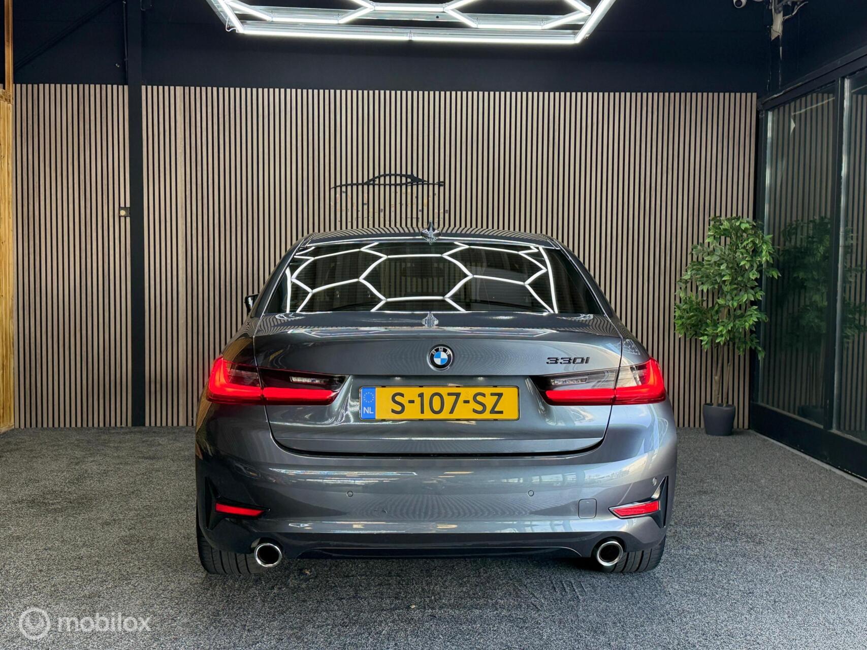 Foto van BMW 330i