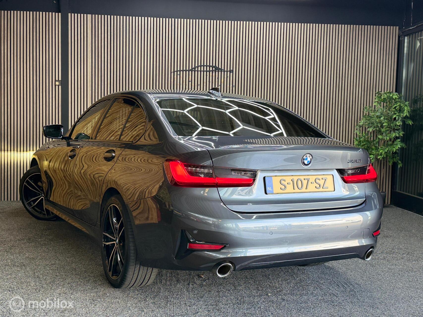 Foto van BMW 330i