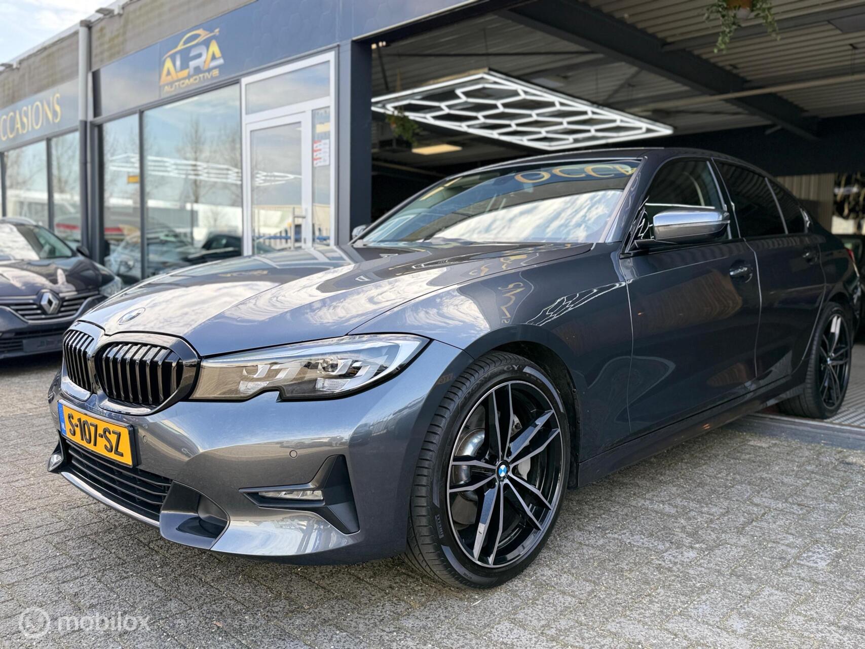 Foto van BMW 330i