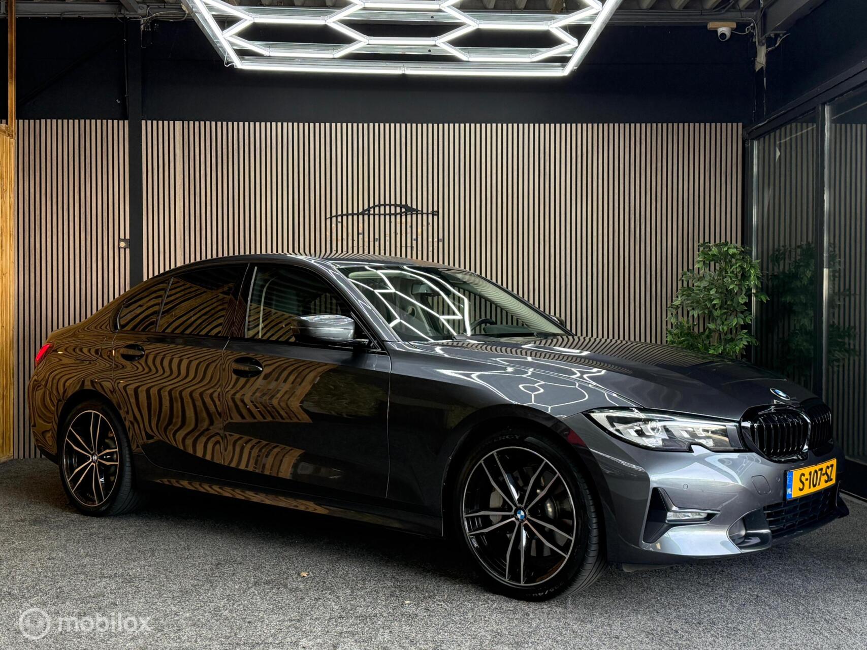 Foto van BMW 330i