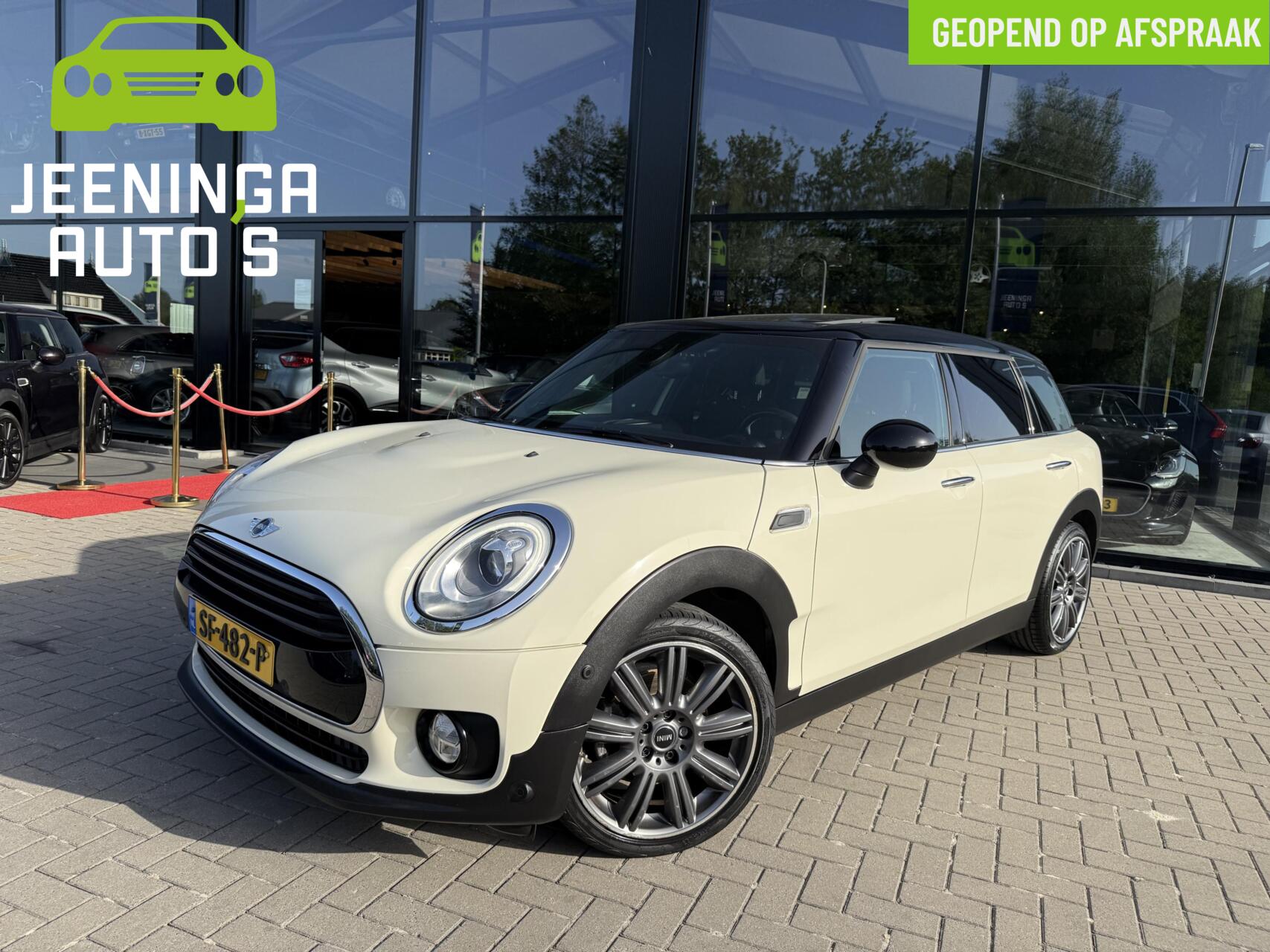 Foto van MINI CLUBMAN COOPER