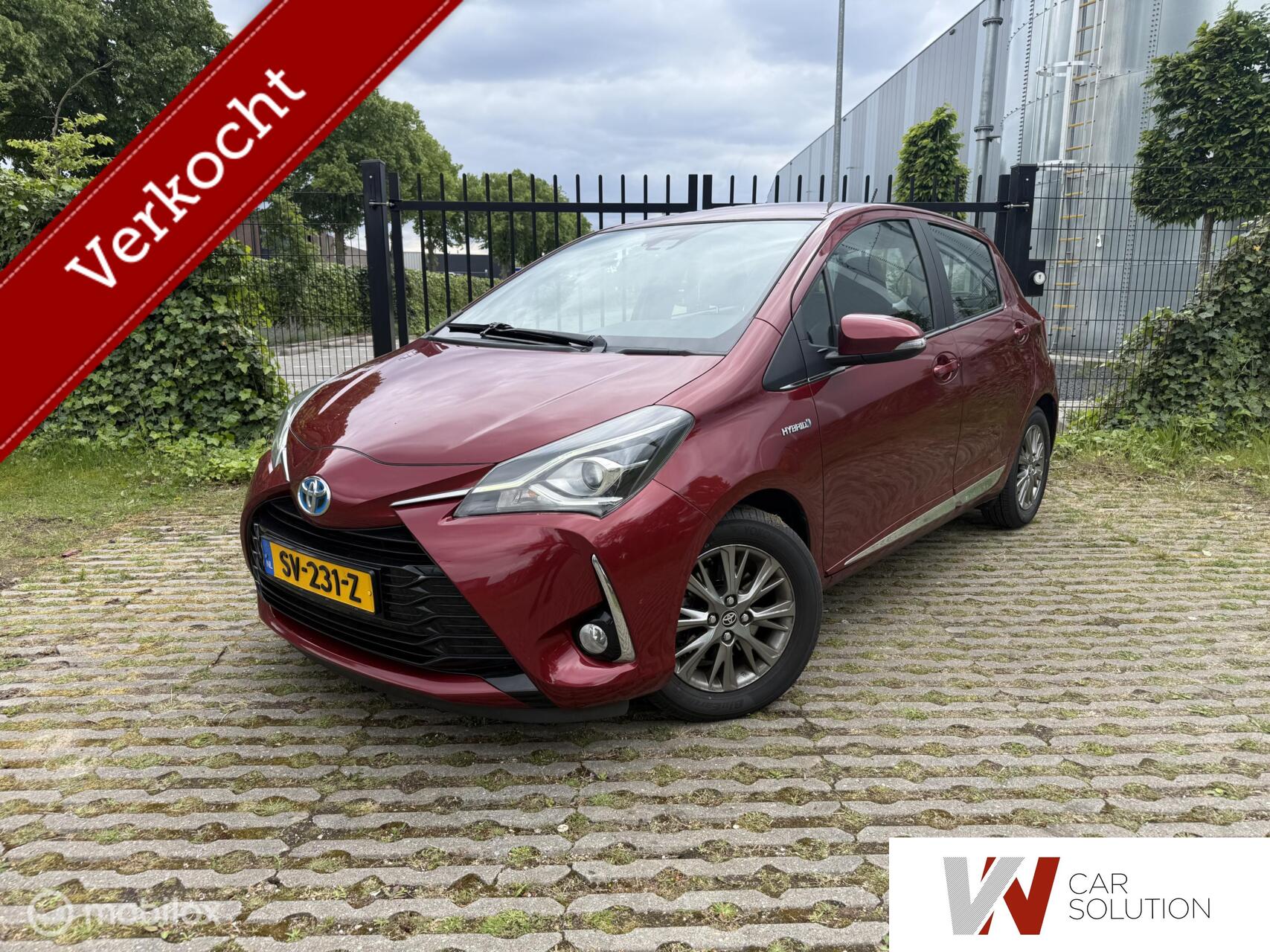 Toyota Toyota Yaris Hybrid 1.5 Hybrid Executive DEALER NAP NAVI PDC CAM TREK 2018 - voorkant