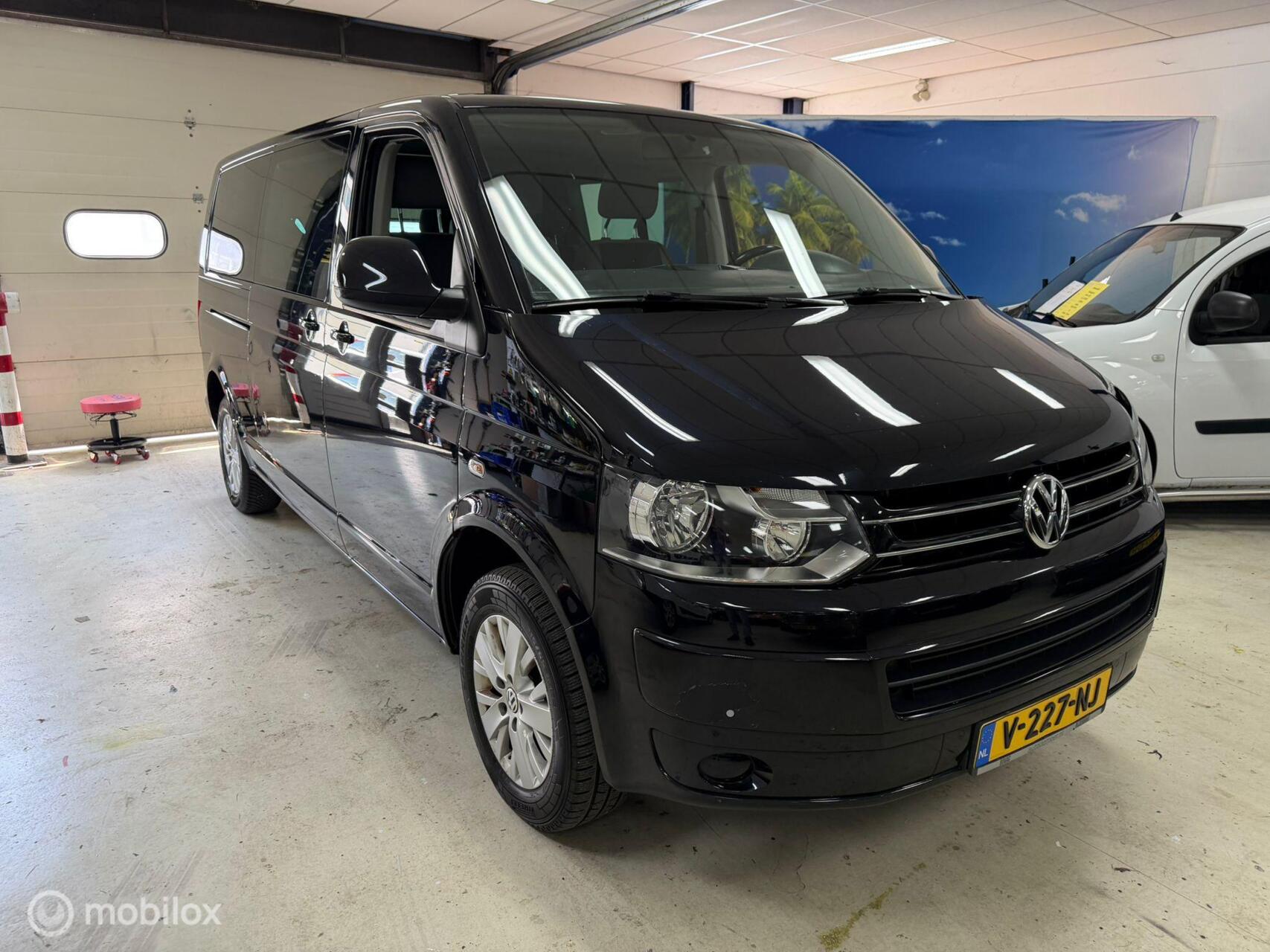 Foto van VOLKSWAGEN CARAVELLE