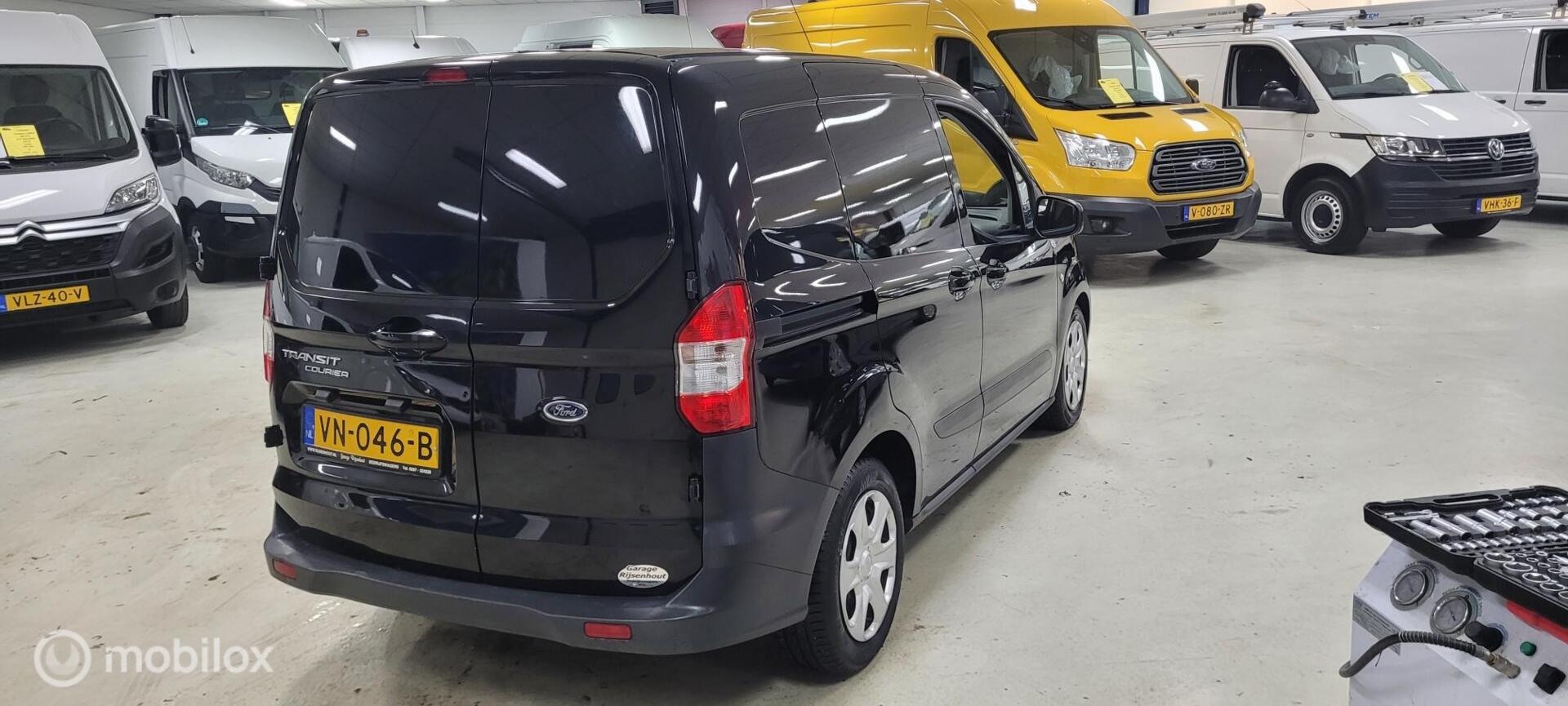 Foto van Ford Transit Courier