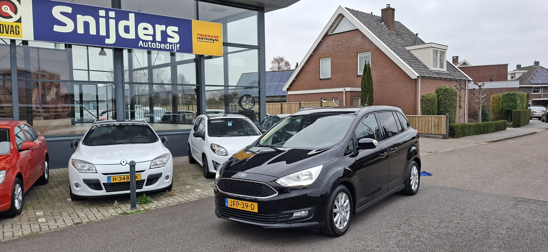 Ford Grand C-max 1.0 Trend 7p. NAVI/PDC/CAMERA 2018 - voorkant