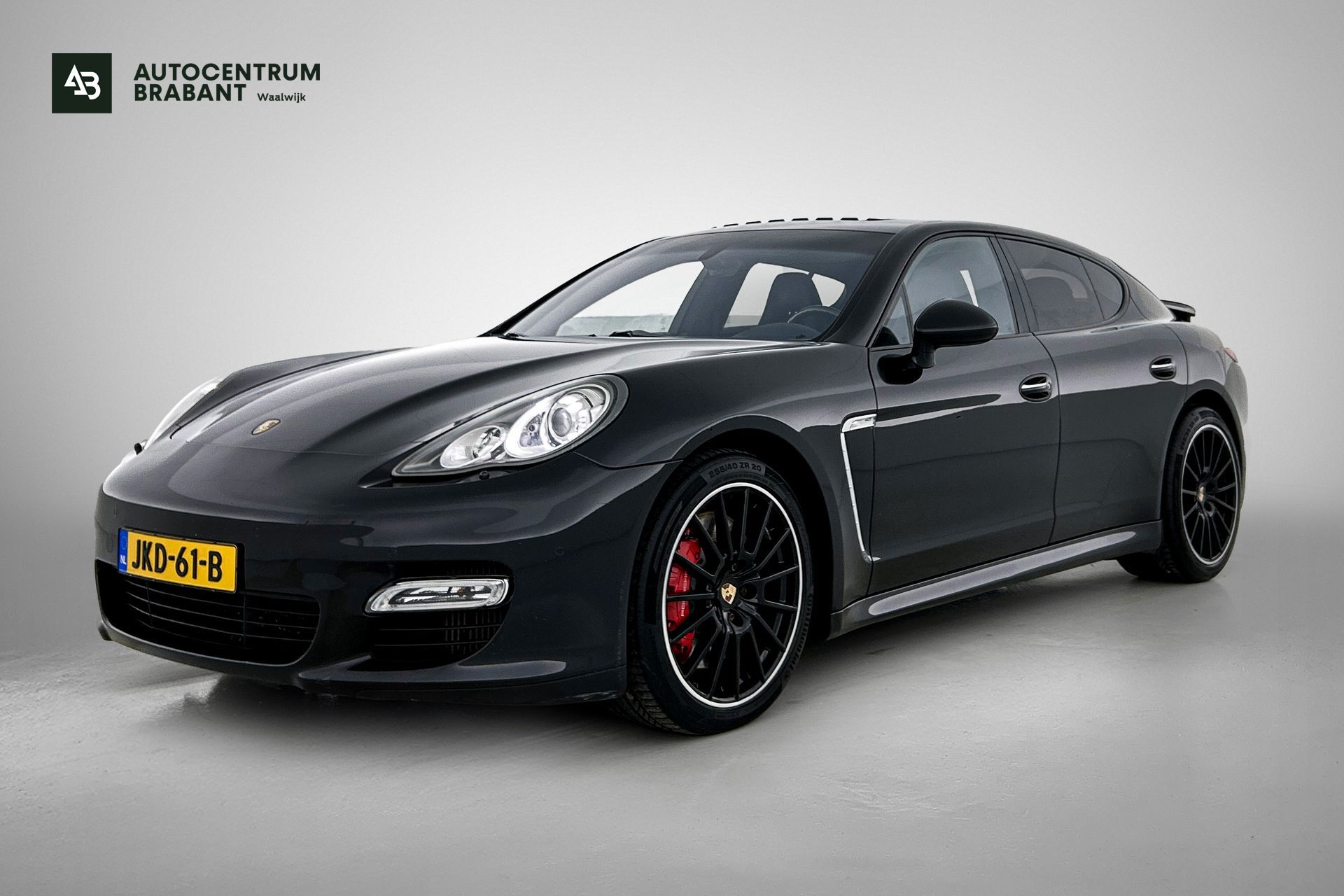 Foto van PORSCHE PANAMERA TURBO