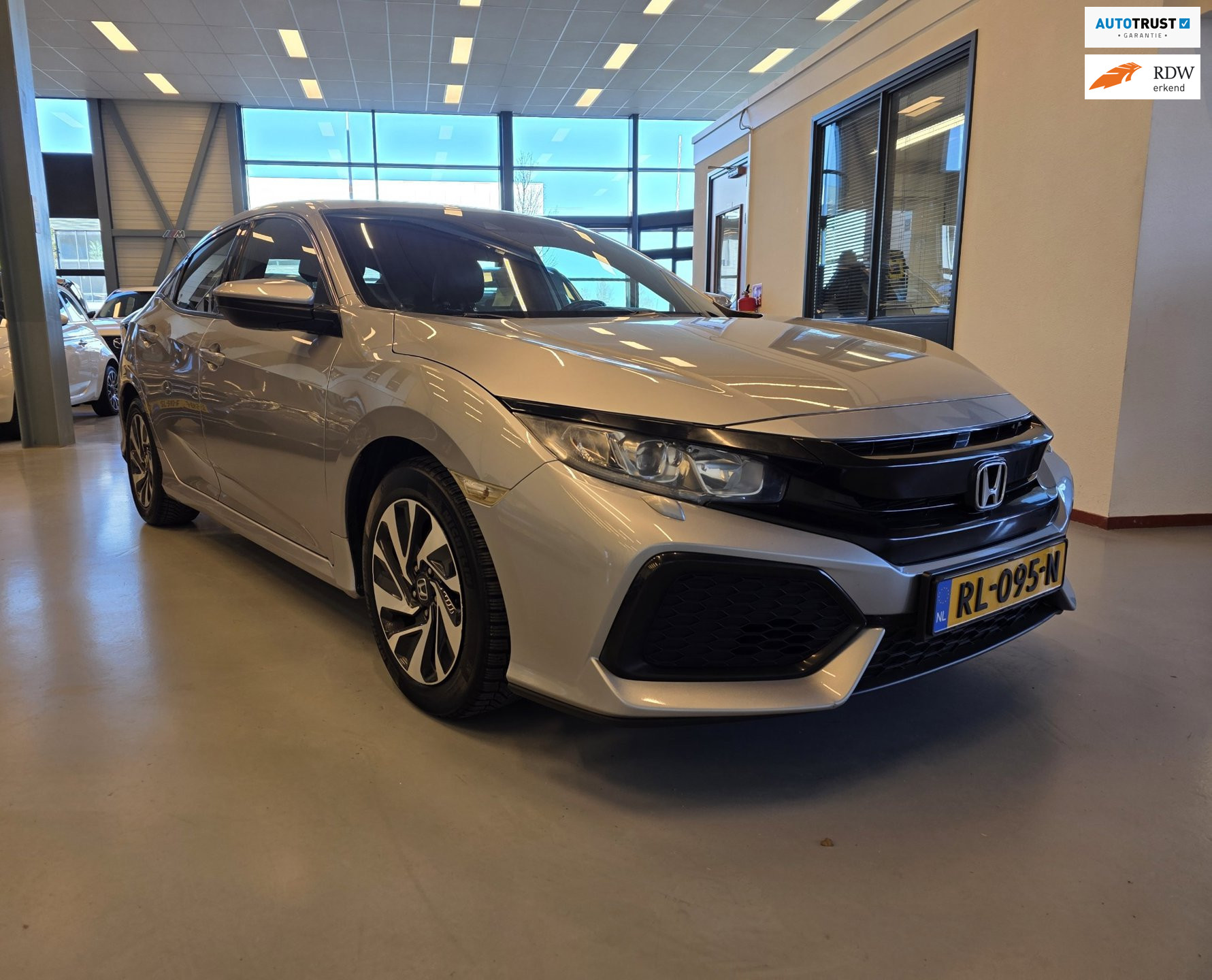 Foto van HONDA CIVIC 5DR