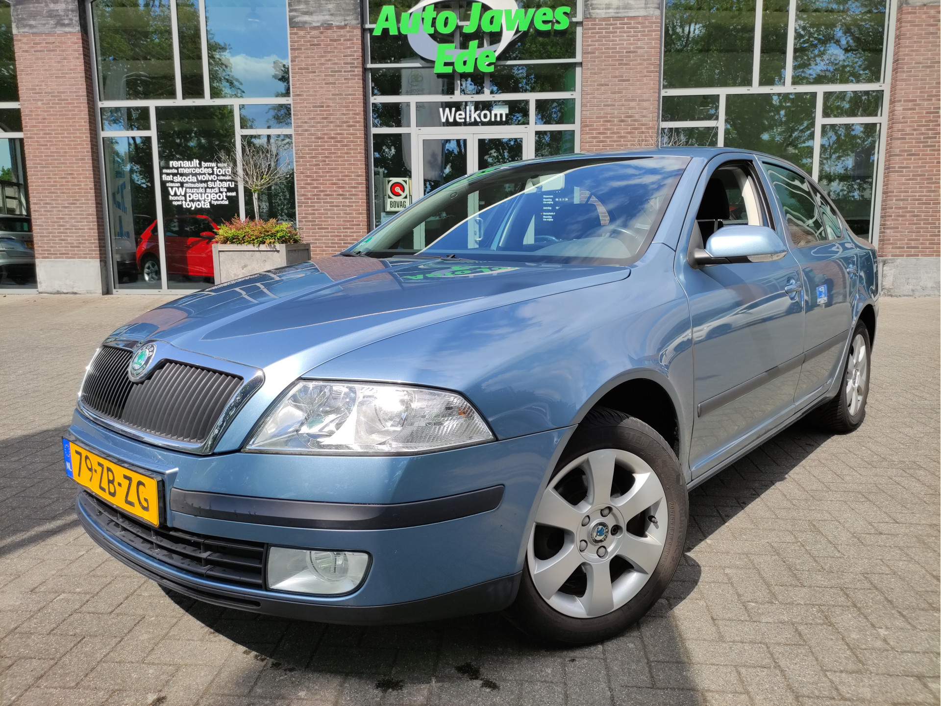 Skoda Octavia 1.6 Ambiente 2008 - voorkant