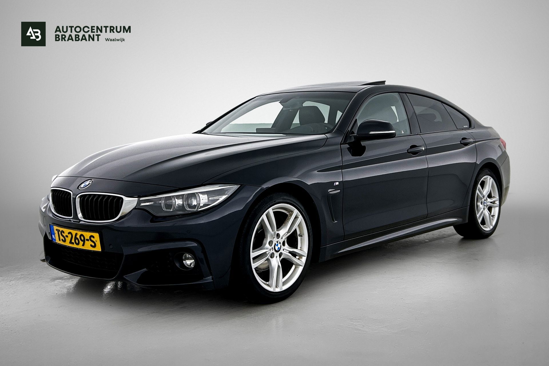 BMW 418i 418i High Executive (PANORAMADAK, STOELVERWARMING, CARPLAY, DEALER ONDERHOUDEN, GROOT NAVI, SPORTSTOELEN) 2018 - voorkant