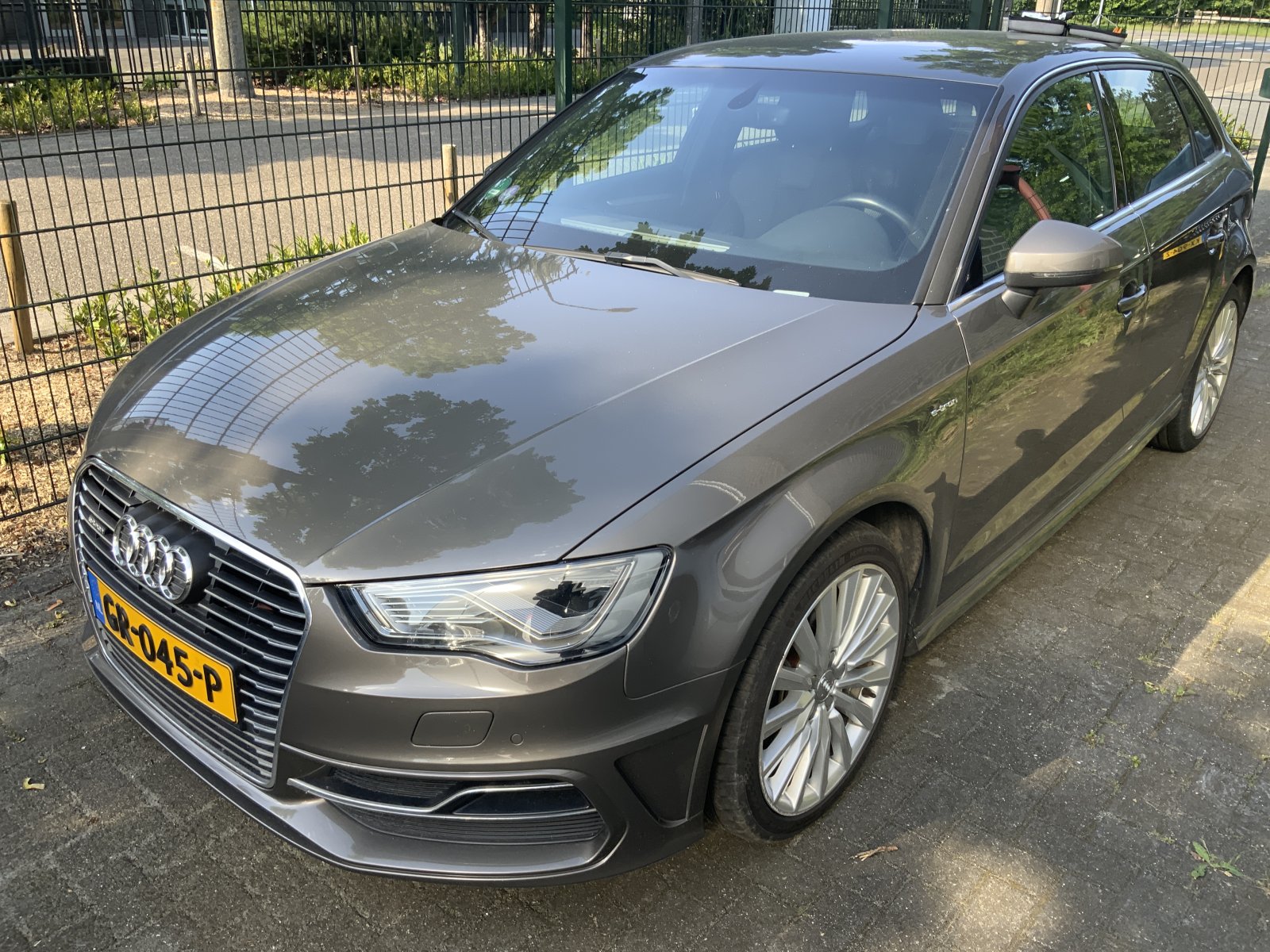 Audi A3 Sportback 1.4 e-tron Amb. PL+ 2015 - voorkant