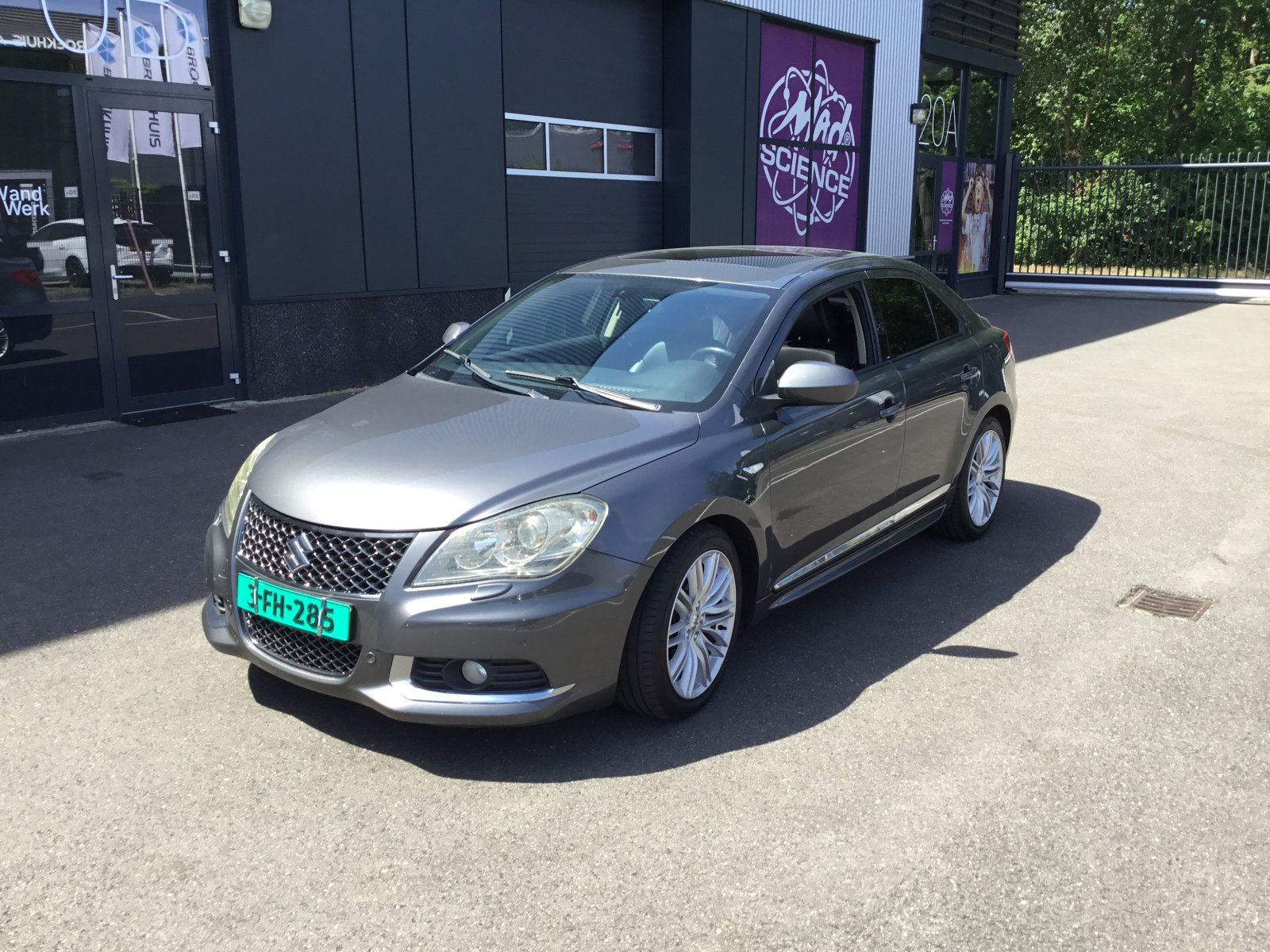 Suzuki Kizashi 2.4 Sport 2012 - voorkant