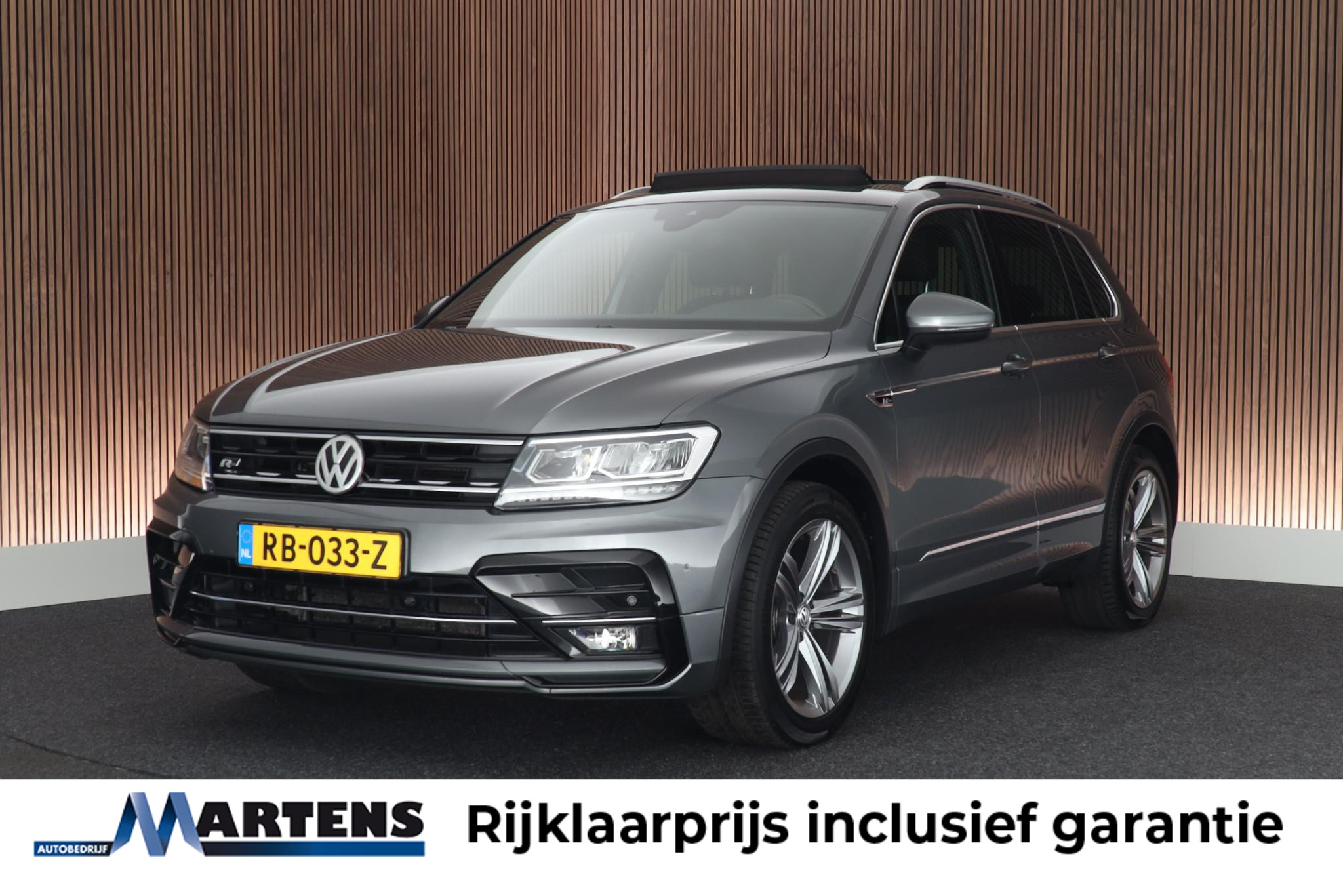 Volkswagen Tiguan 1.4TSI R-Line | ACC | Pano | Trekhaak | Stoelverwarming 2017 - voorkant