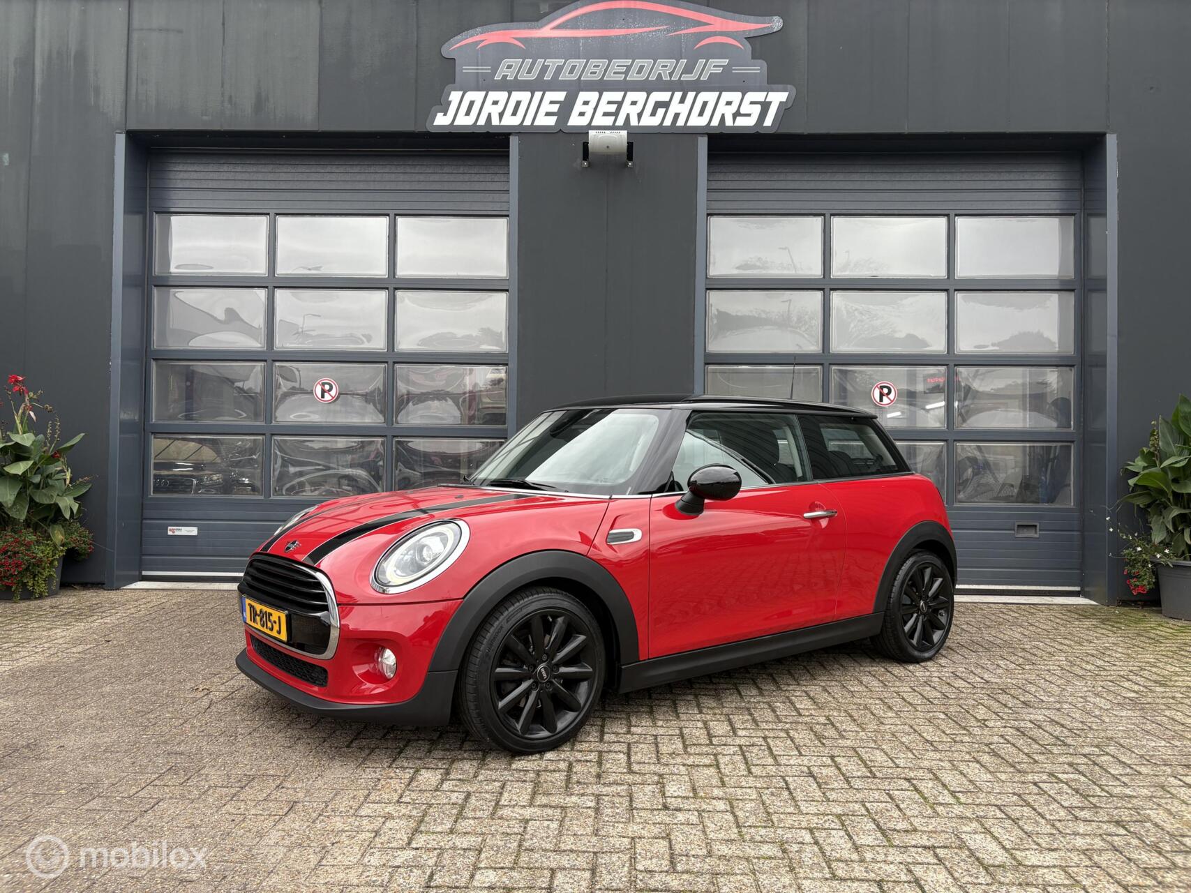 Mini Cooper 1.5 Cooper Chili Automaat 2018 - voorkant