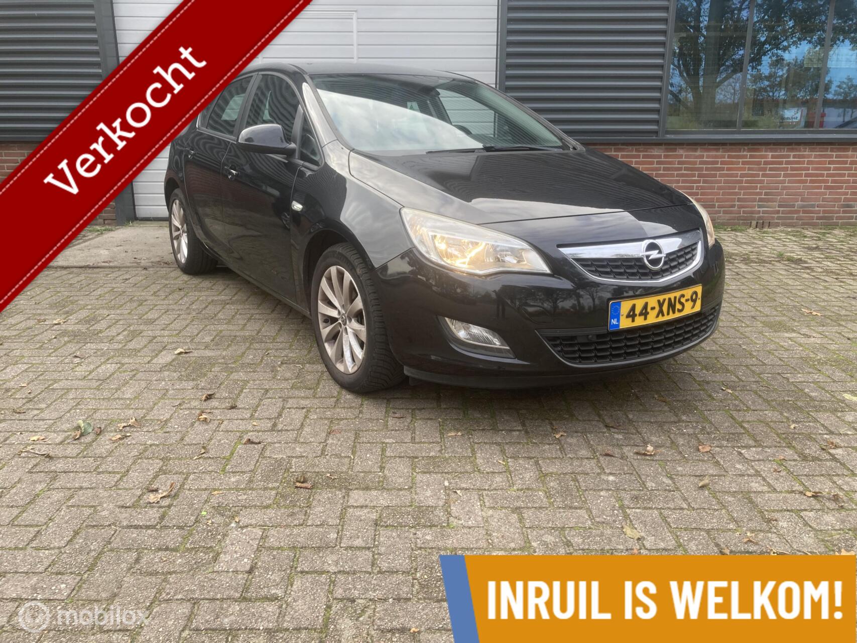 Opel Astra 1.4 Turbo Cosmo NIEUWE APK 2012 - voorkant
