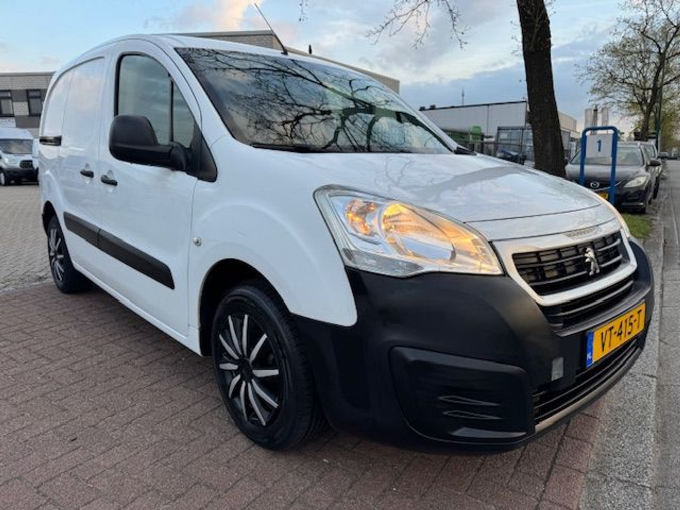 Foto van PEUGEOT PARTNER