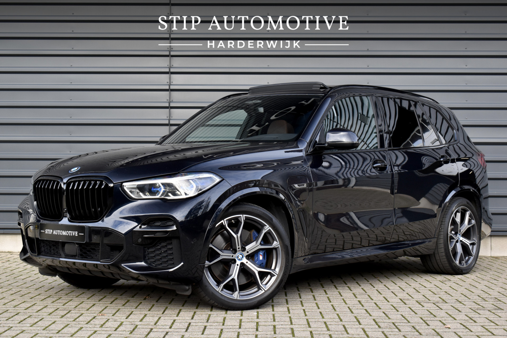 Foto van BMW X5 XDRIVE45E