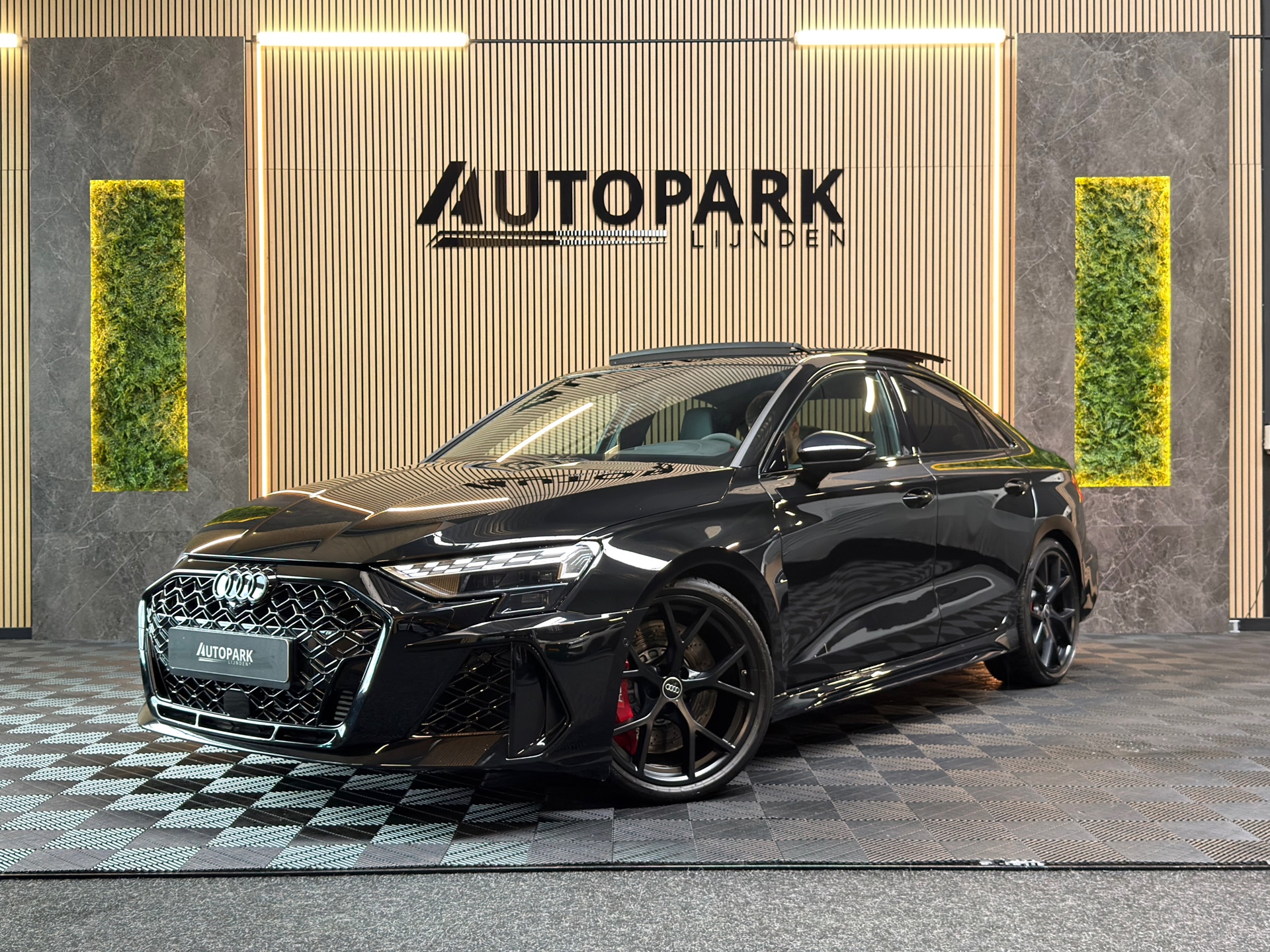 Foto van AUDI RS 3 LIMOUSINE