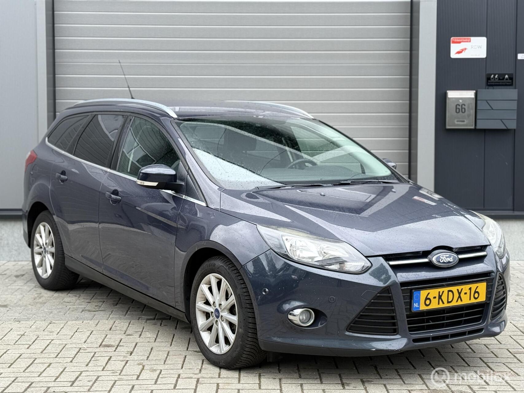Foto van FORD FOCUS