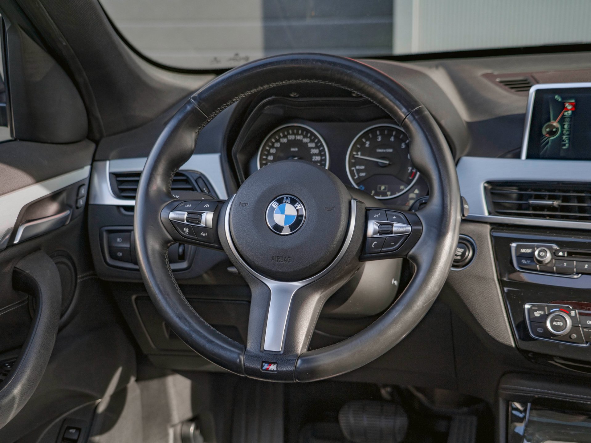 Foto van BMW X1 Xdrive20i