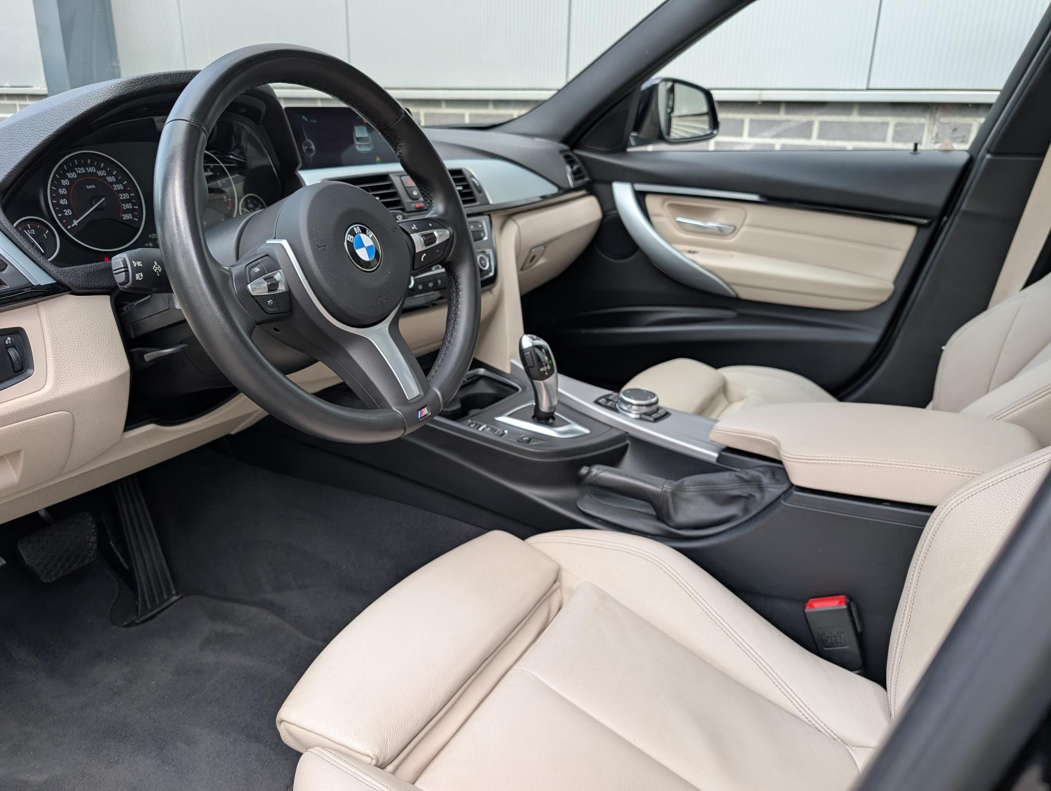 Foto van BMW 330i xDrive