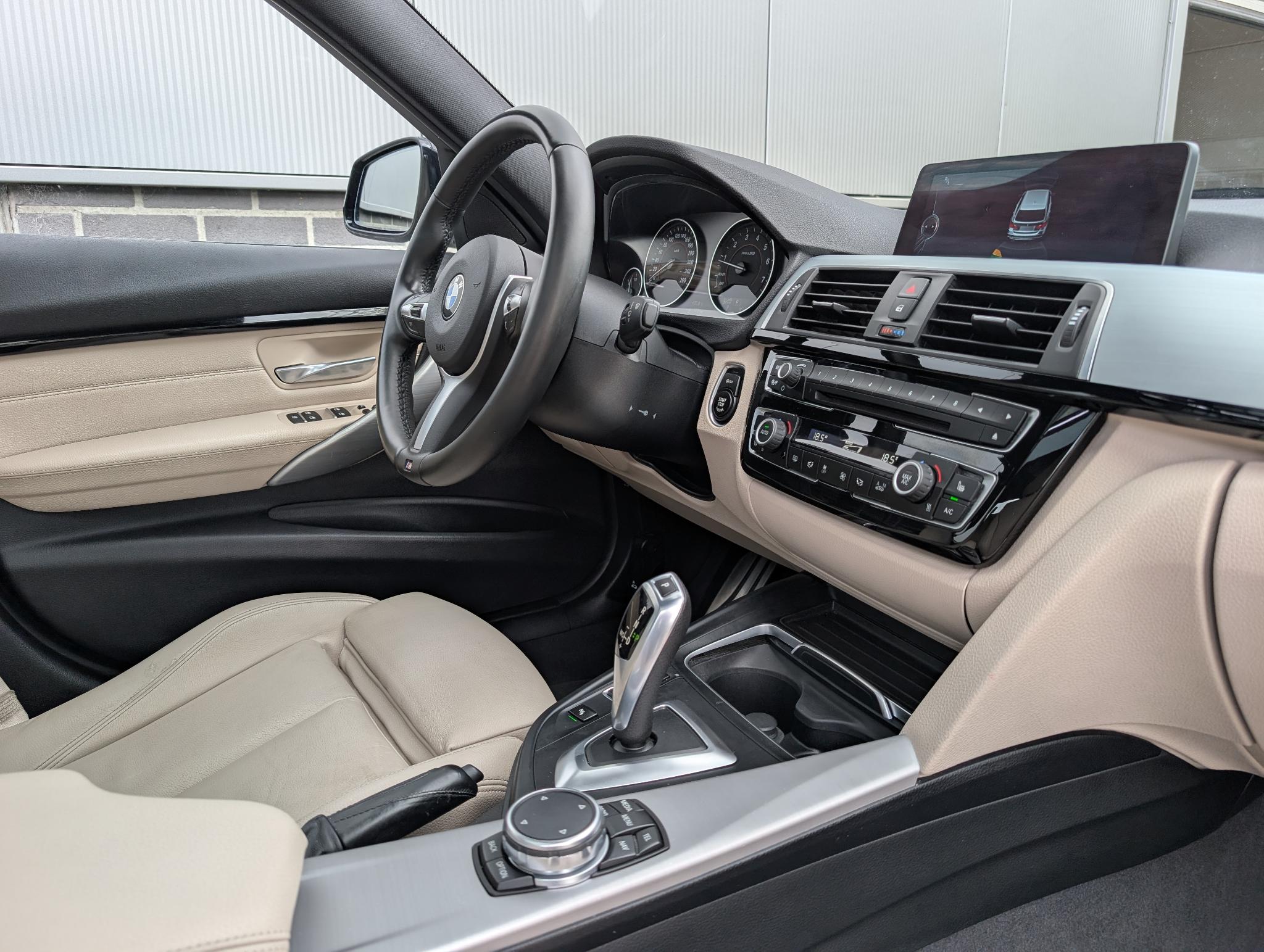 Foto van BMW 330i xDrive