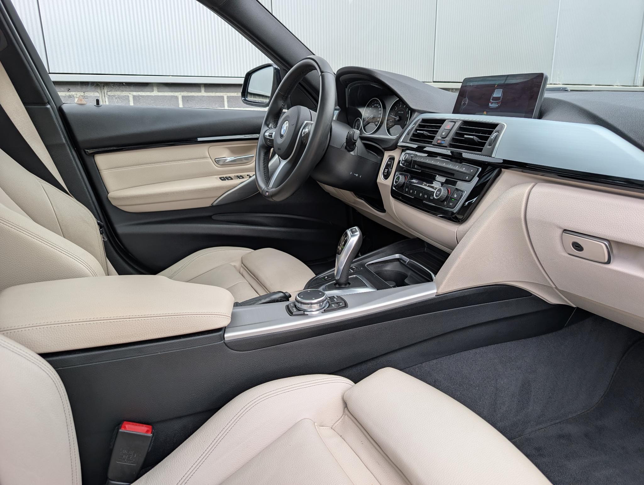 Foto van BMW 330i xDrive