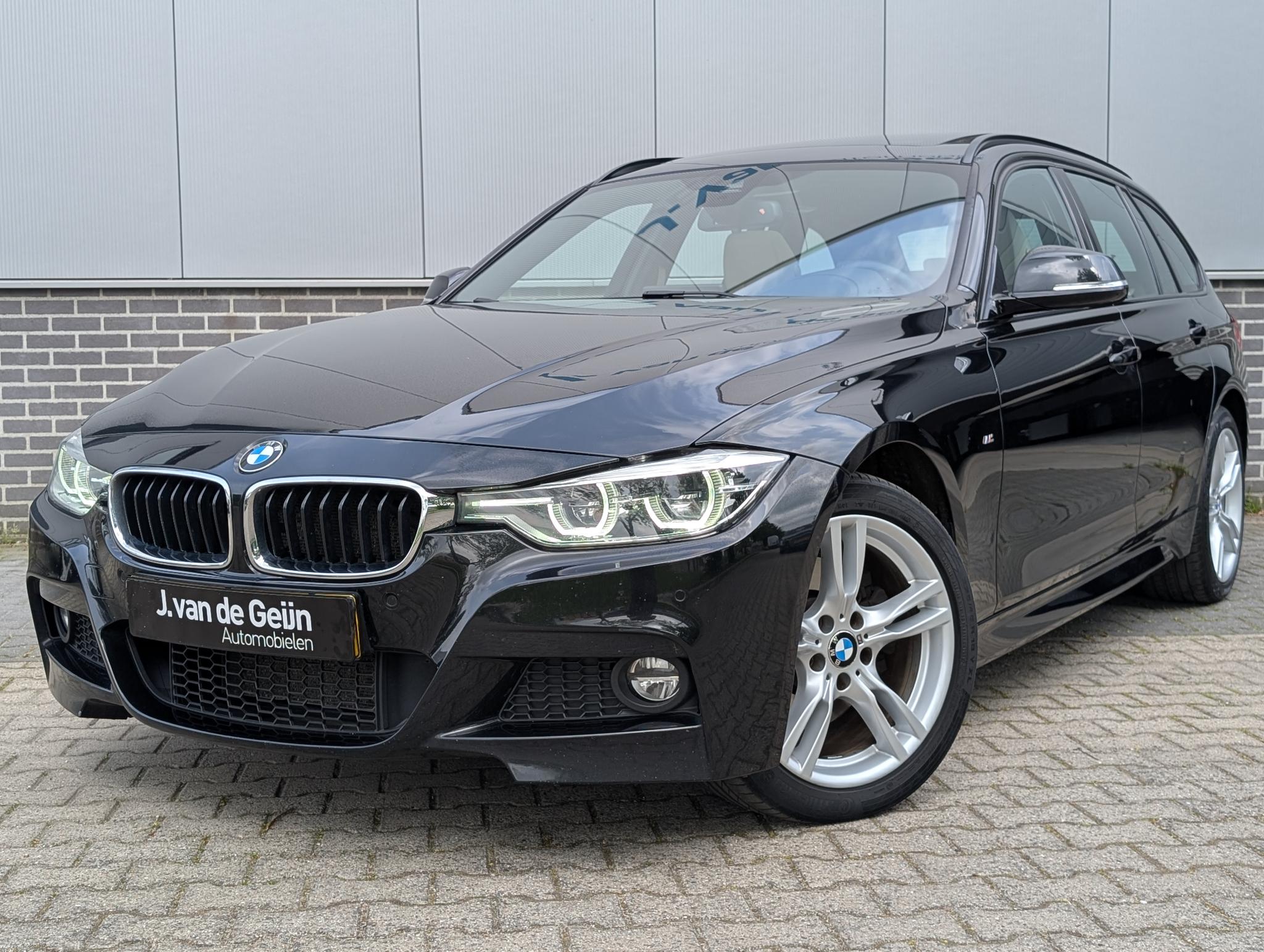 Foto van BMW 330i xDrive
