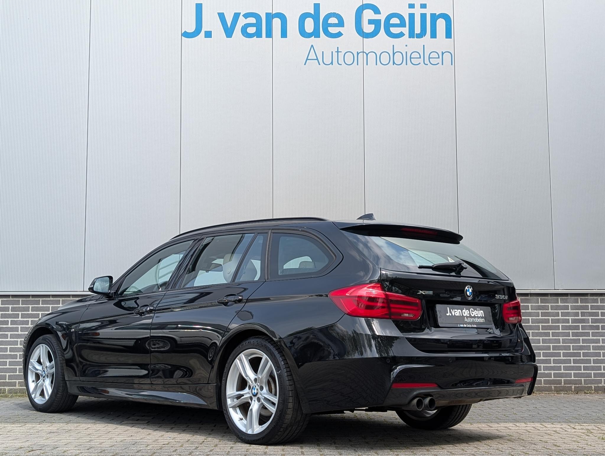 Foto van BMW 330i xDrive