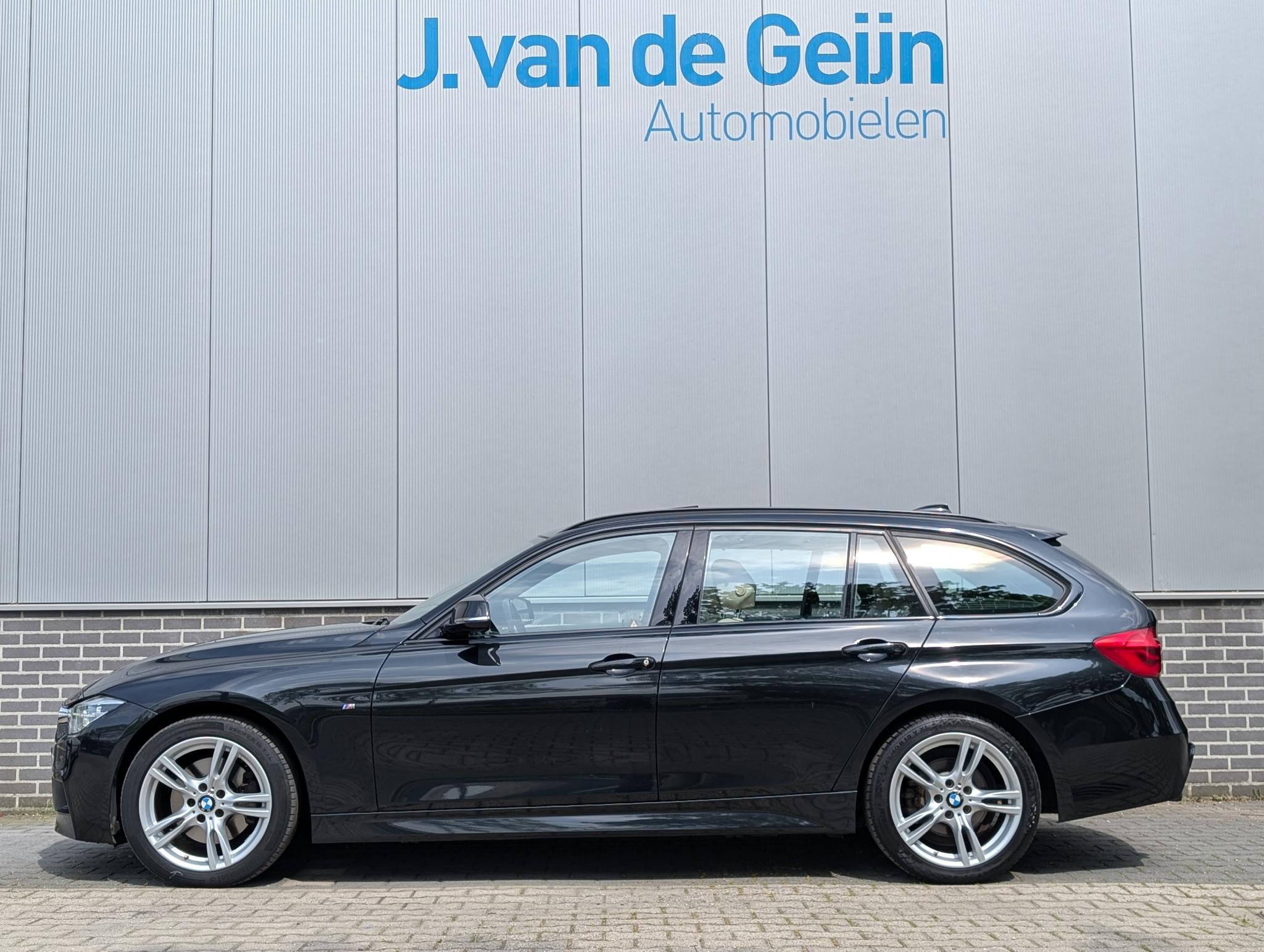 Foto van BMW 330i xDrive