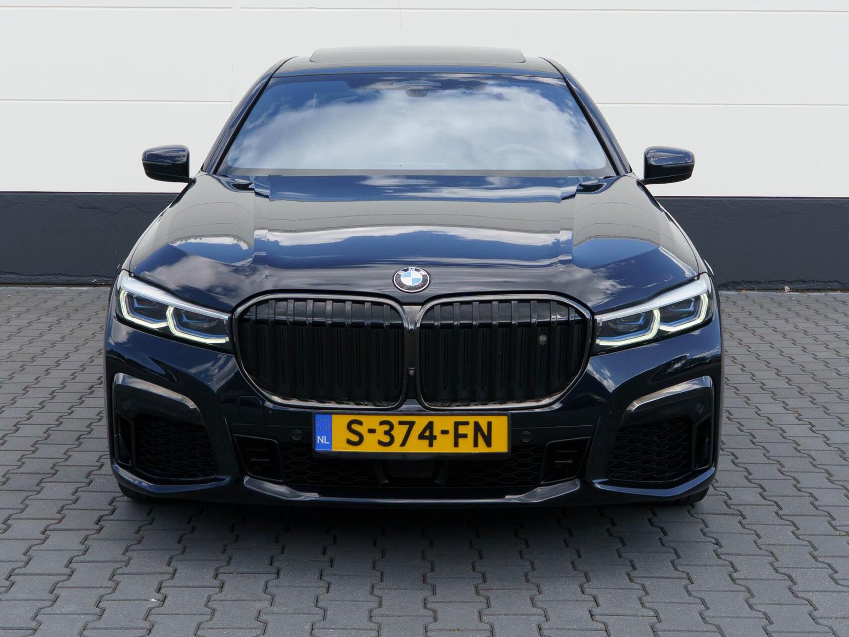Foto van BMW 745e