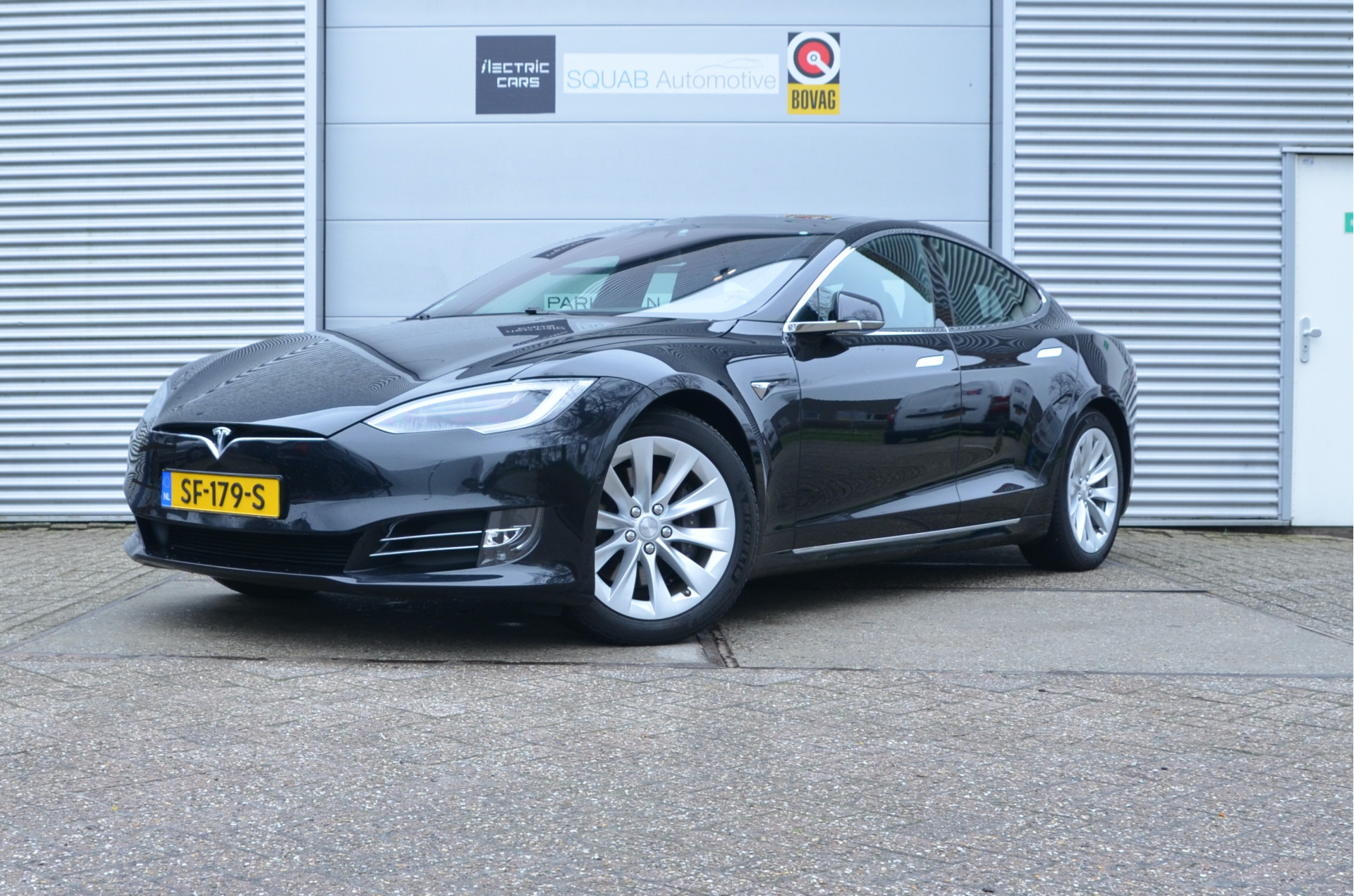 Foto van TESLA MODEL S