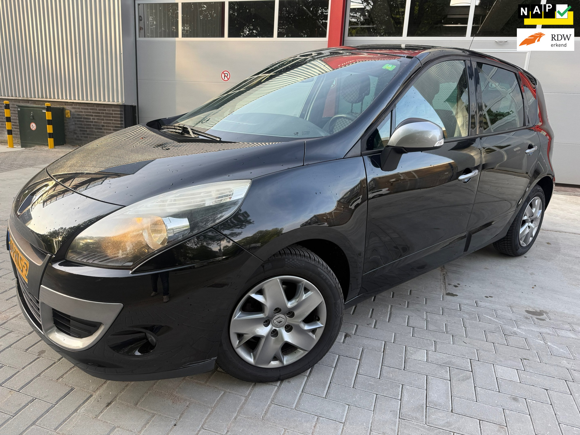 Foto van RENAULT MEGANE SCENIC