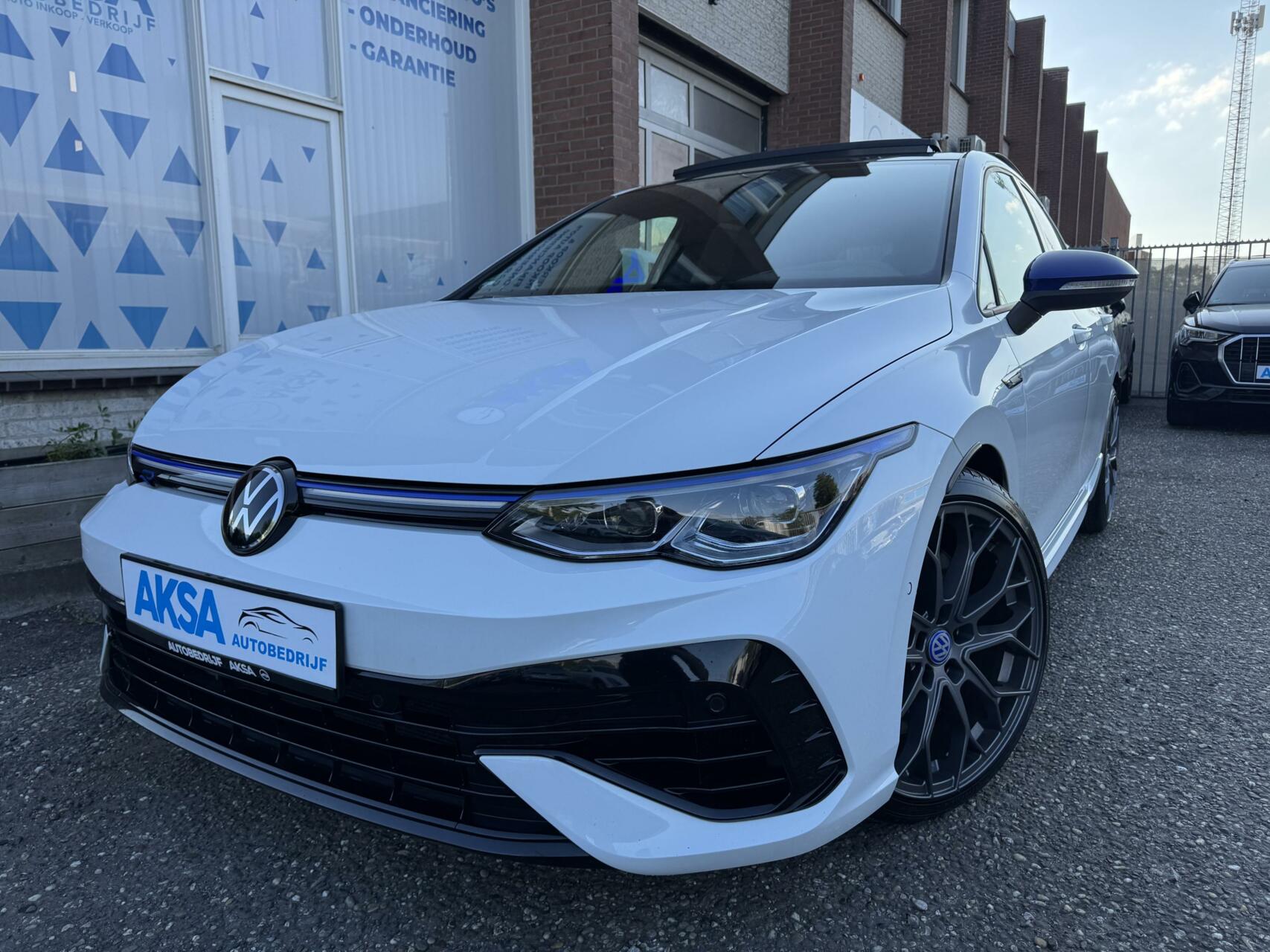 Foto van Volkswagen Golf 8 R 333pk