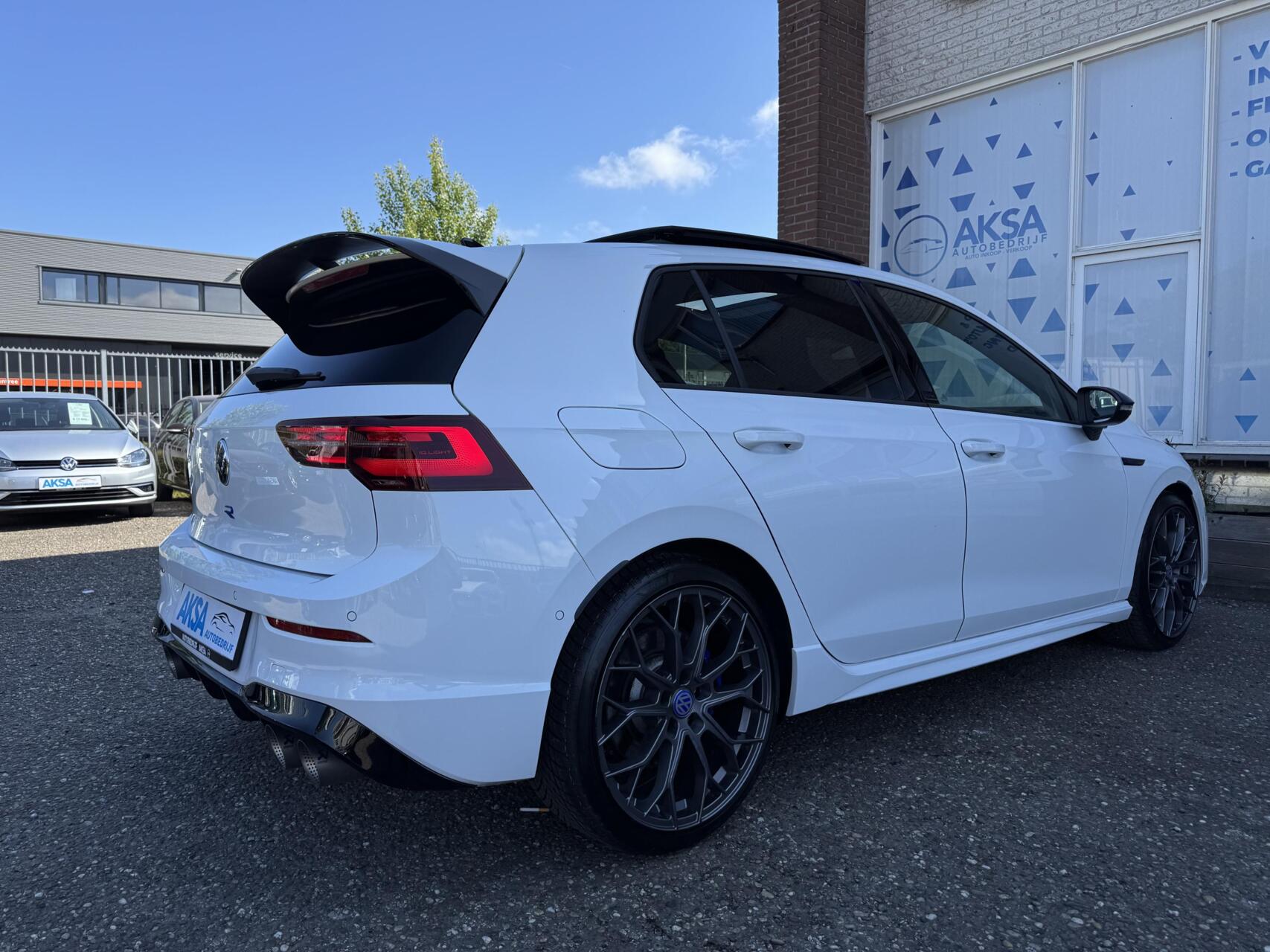 Foto van Volkswagen Golf 8 R 333pk