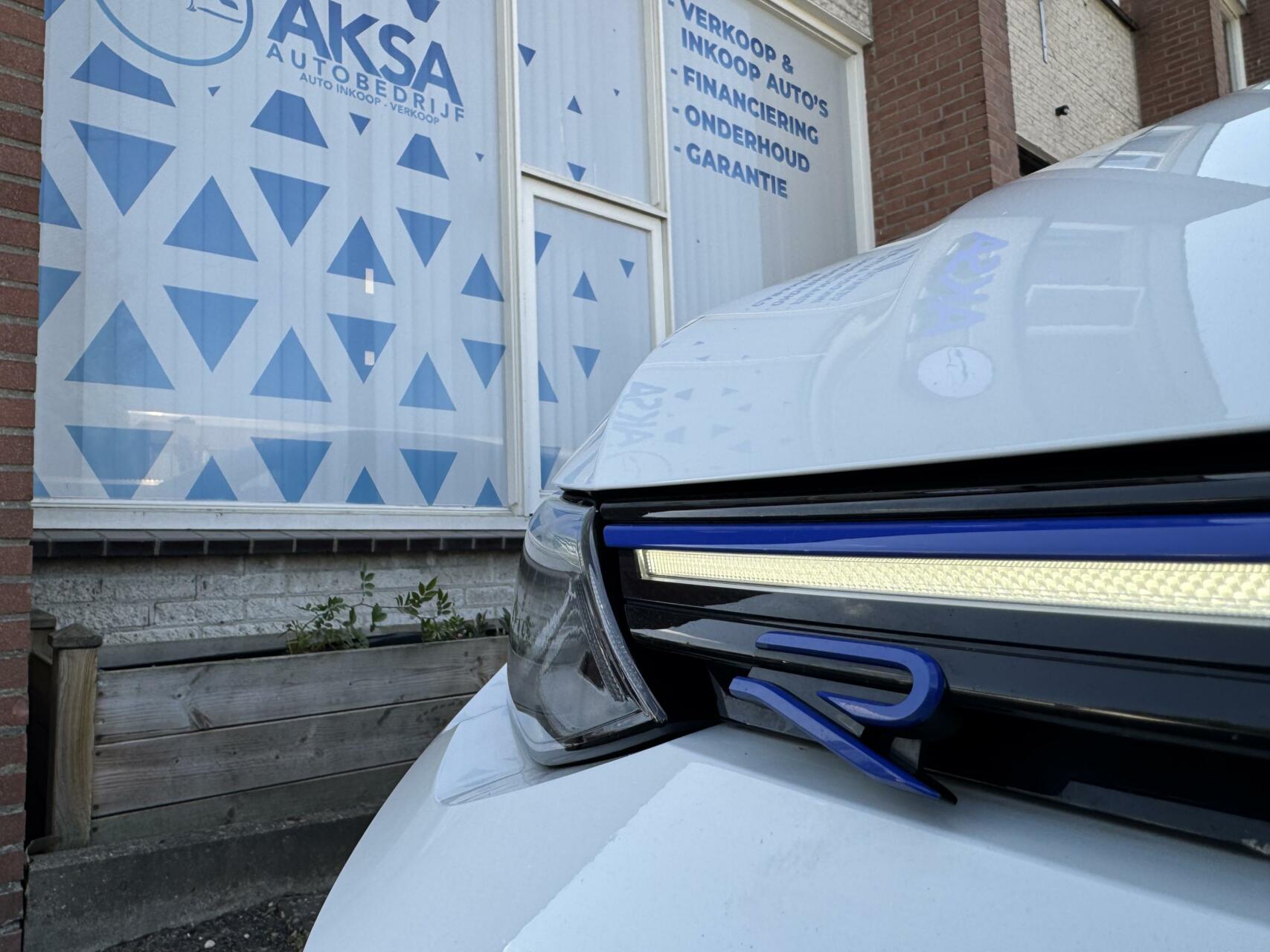 Foto van Volkswagen Golf 8 R 333pk