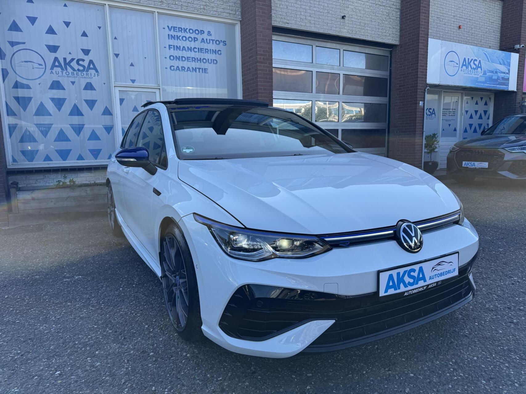 Foto van Volkswagen Golf 8 R 333pk