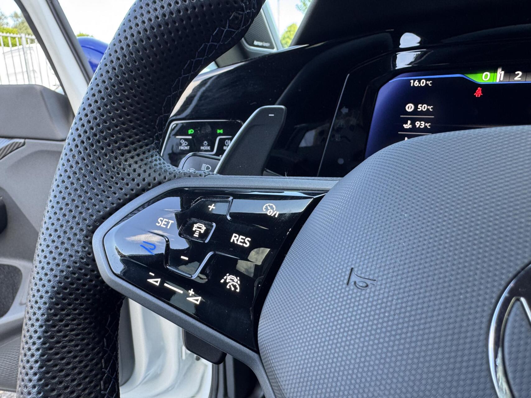 Foto van Volkswagen Golf 8 R 333pk