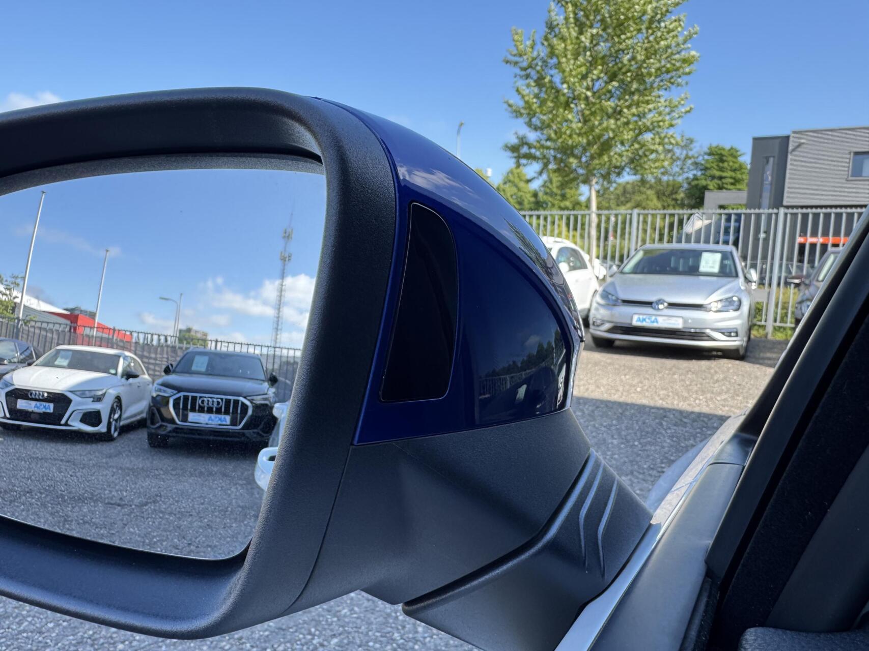 Foto van Volkswagen Golf 8 R 333pk