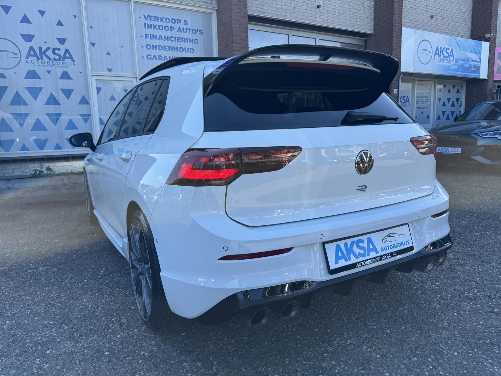 Foto van Volkswagen Golf 8 R 333pk