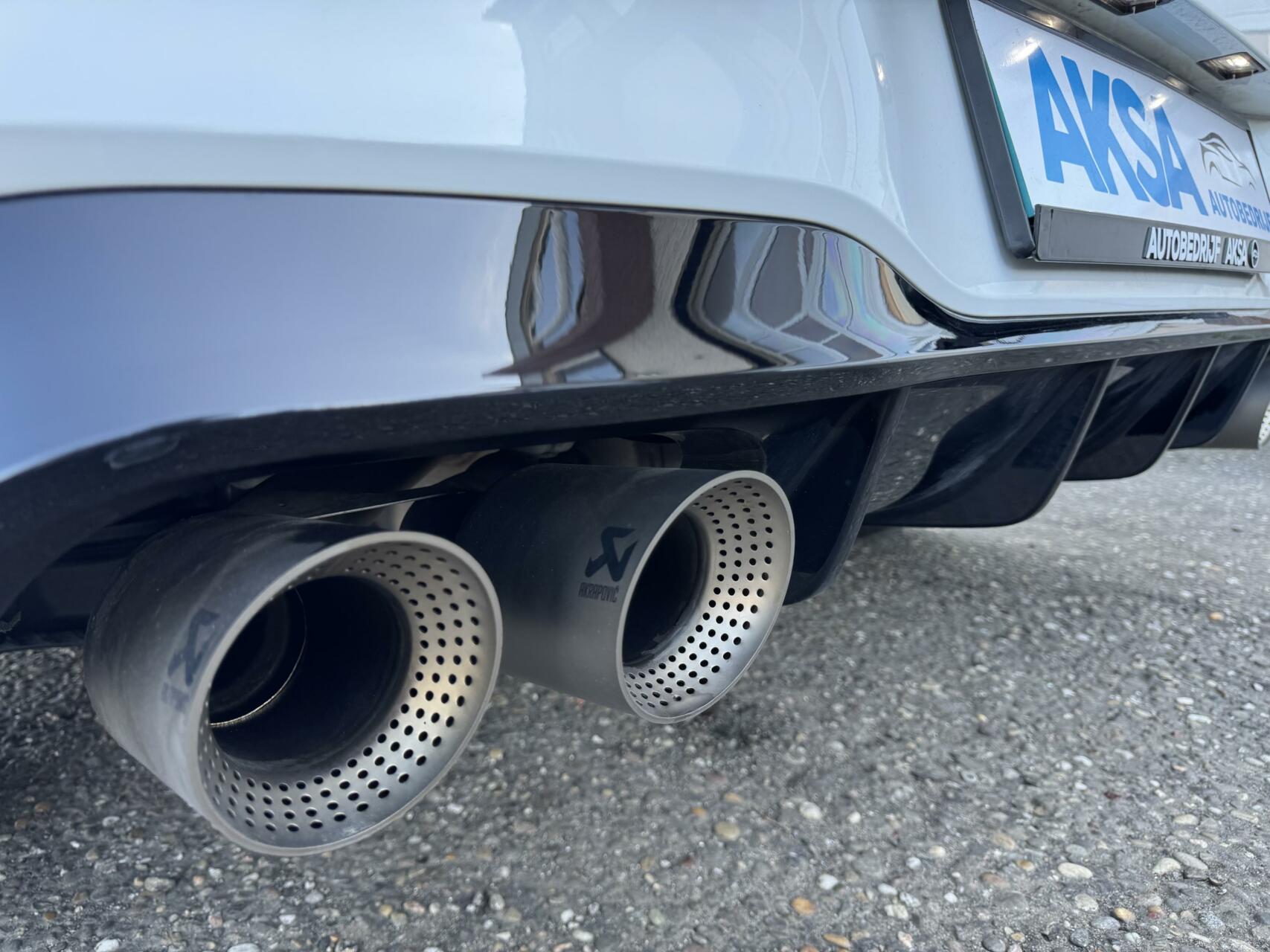 Foto van Volkswagen Golf 8 R 333pk