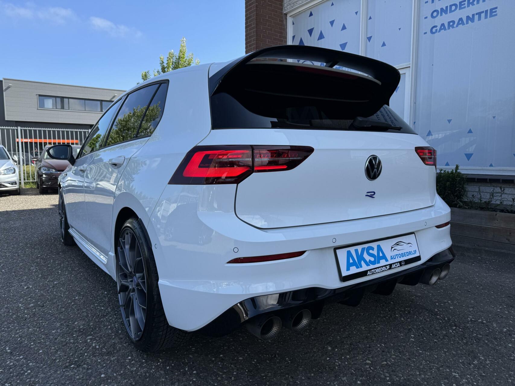 Foto van Volkswagen Golf 8 R 333pk