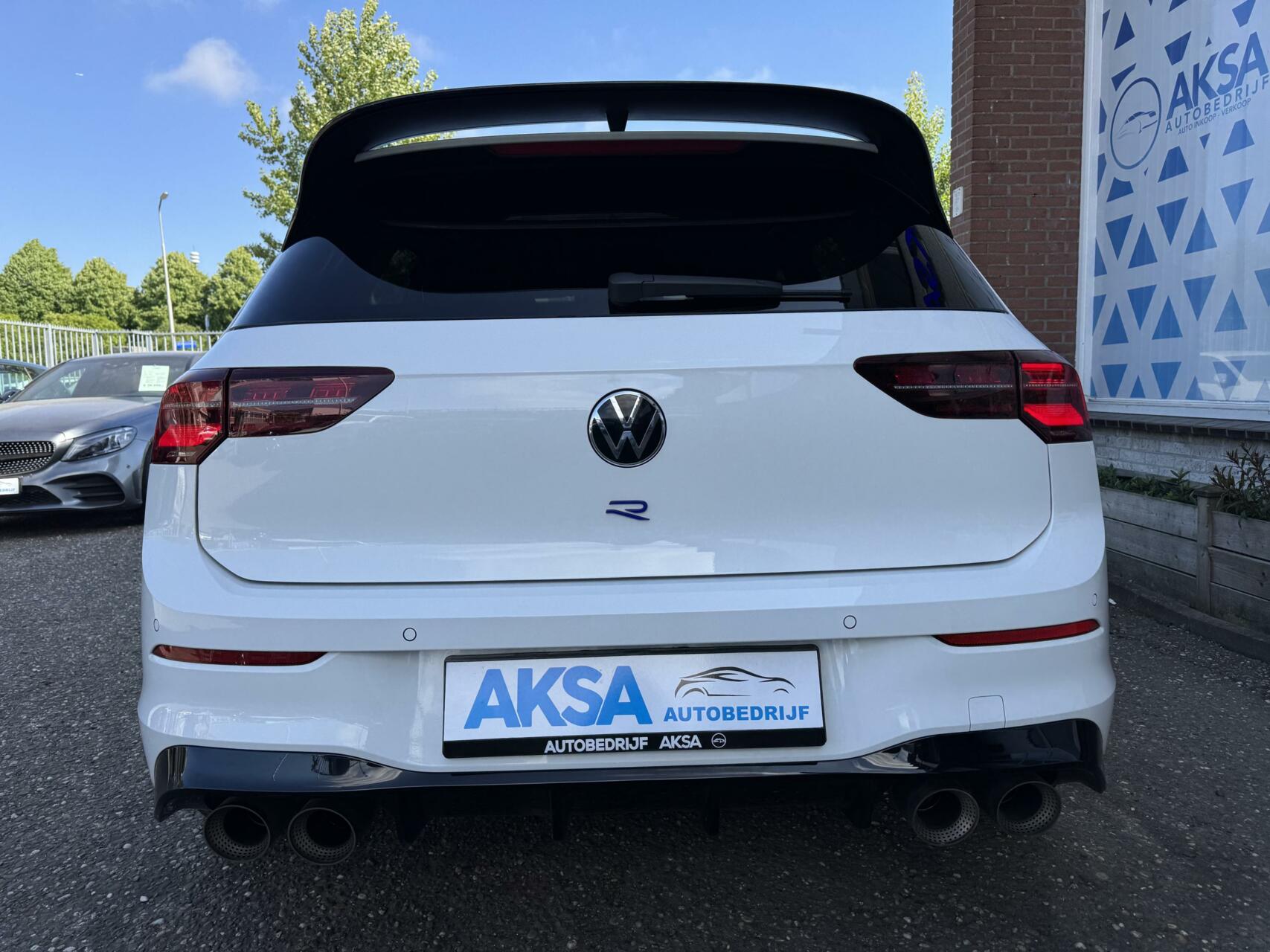 Foto van Volkswagen Golf 8 R 333pk
