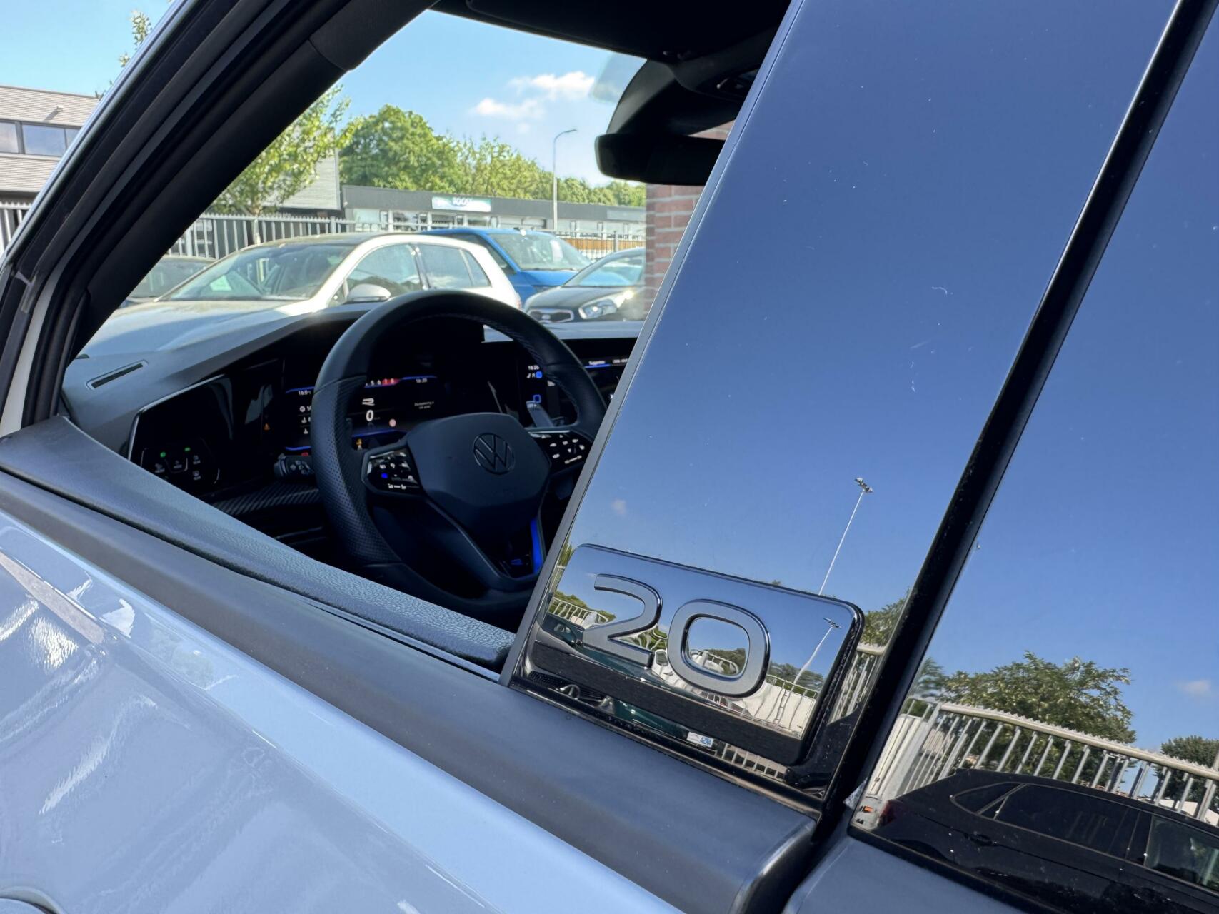 Foto van Volkswagen Golf 8 R 333pk