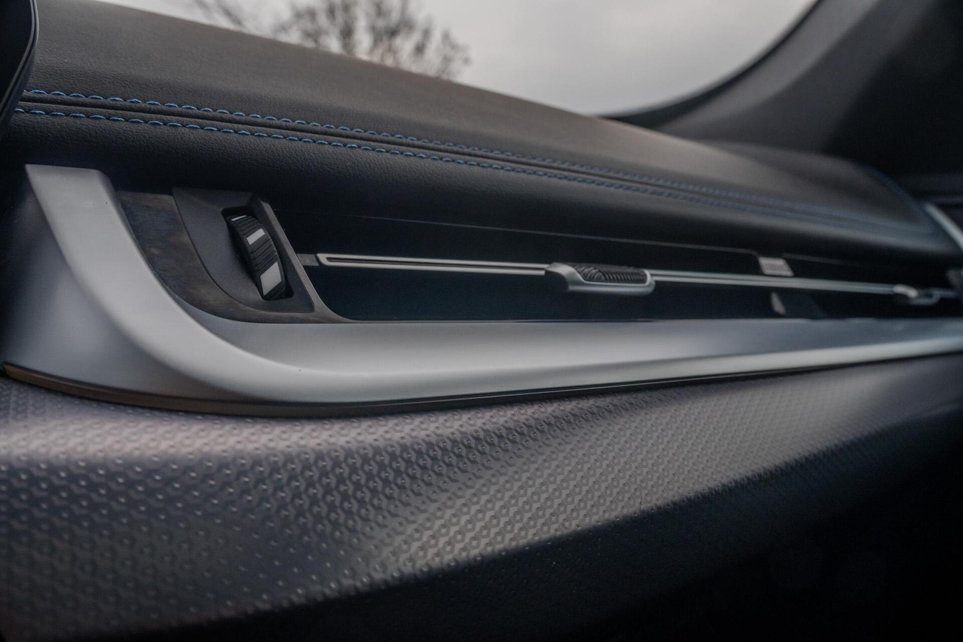 Foto van BMW X1 Xdrive25e