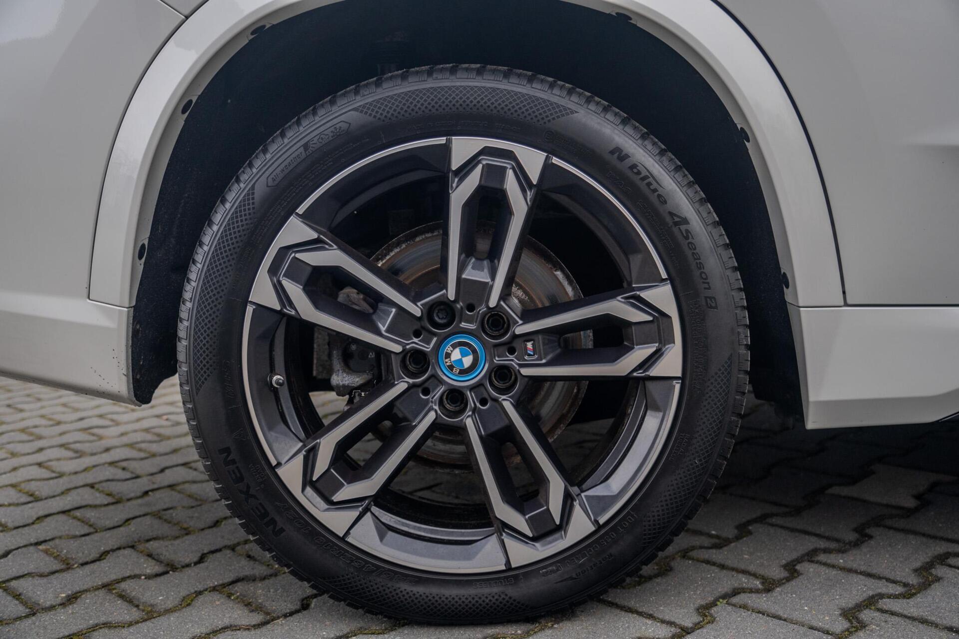 Foto van BMW X1 Xdrive25e