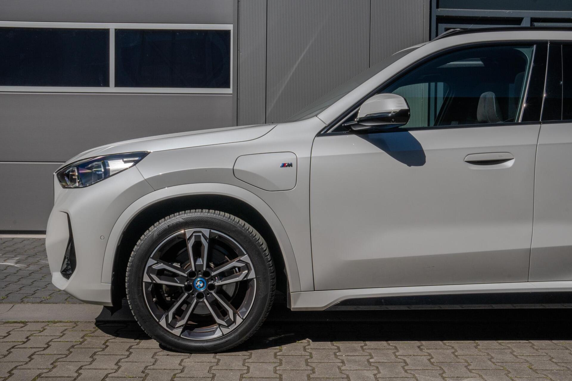 Foto van BMW X1 Xdrive25e