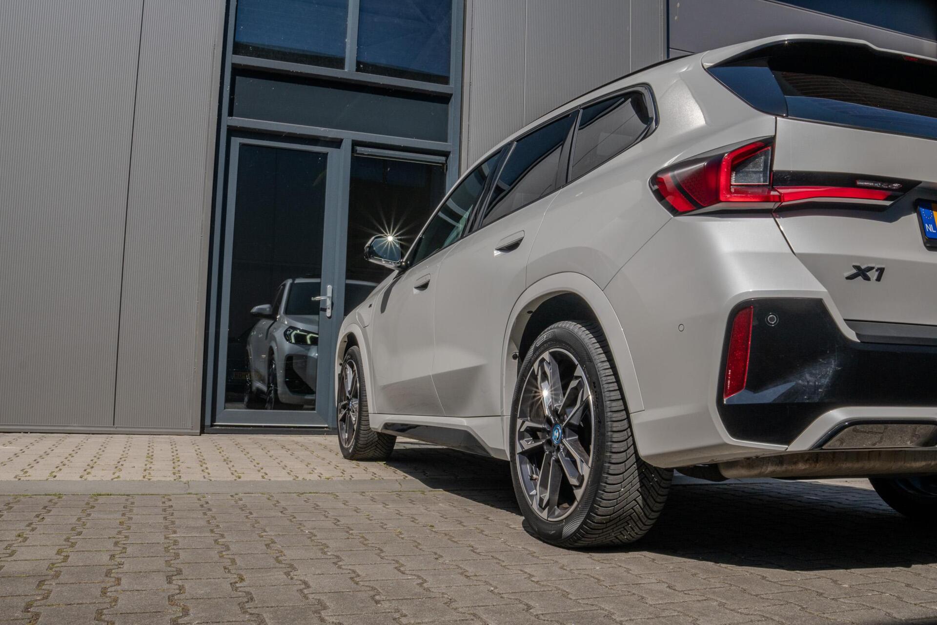 Foto van BMW X1 Xdrive25e