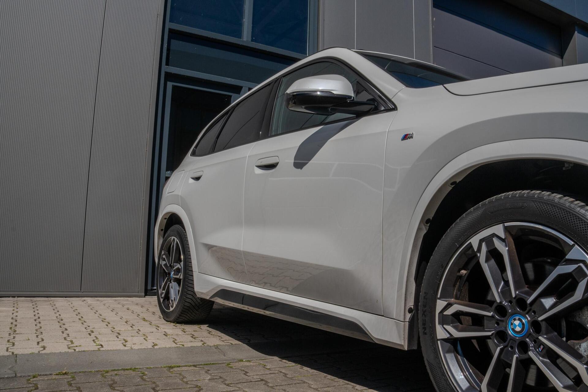 Foto van BMW X1 Xdrive25e