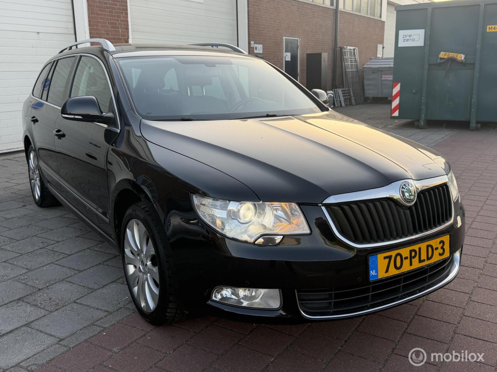 Skoda Superb 1.8 TSI Elegance Business Line DSG automa 2011 - voorkant