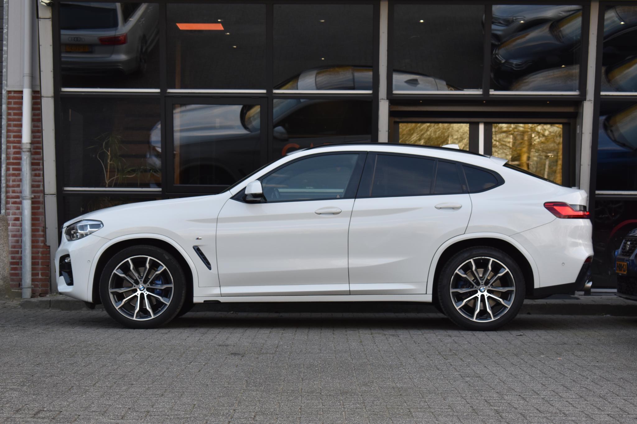 Foto van BMW X4 Xdrive20i
